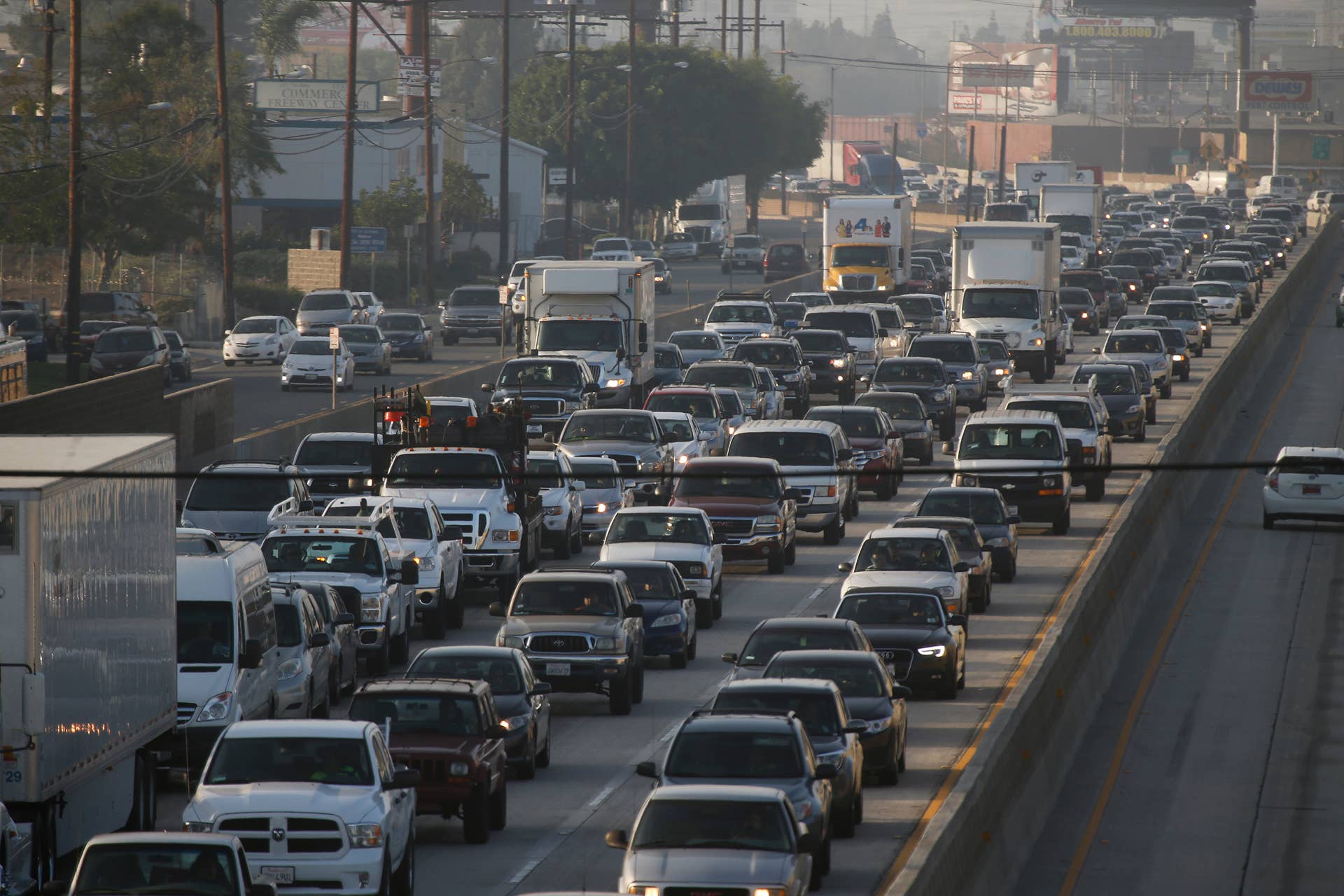 LOS ANGELES, CA FEB. 5, 2015: Traffic moves slowly southbound on the I-5 Freeway between the 710 and 605 Freeways Thursday, Feb, 5, 2015. (Photo by Allen J. Schaben/Los Angeles Times via Getty Images)