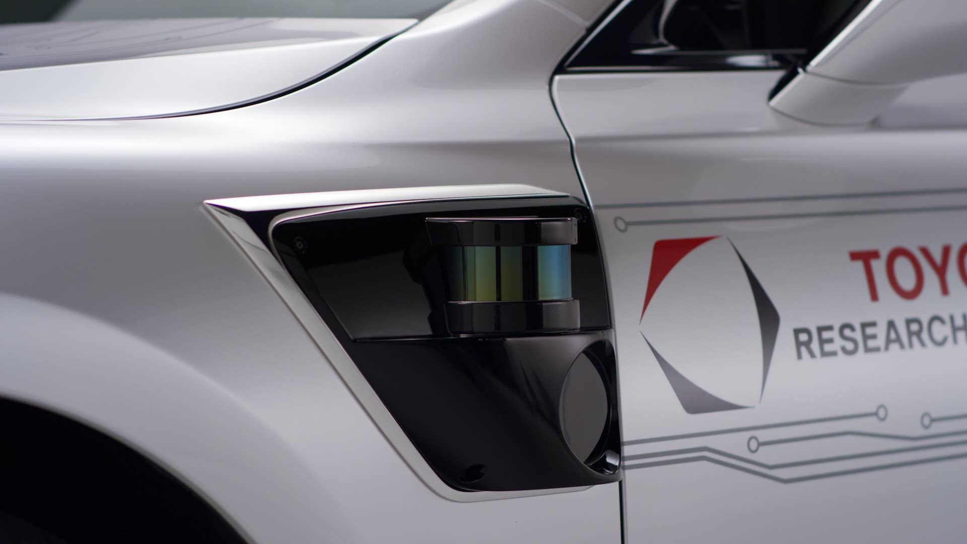 Toyota TRI-P4 Lexus LS500h / CES