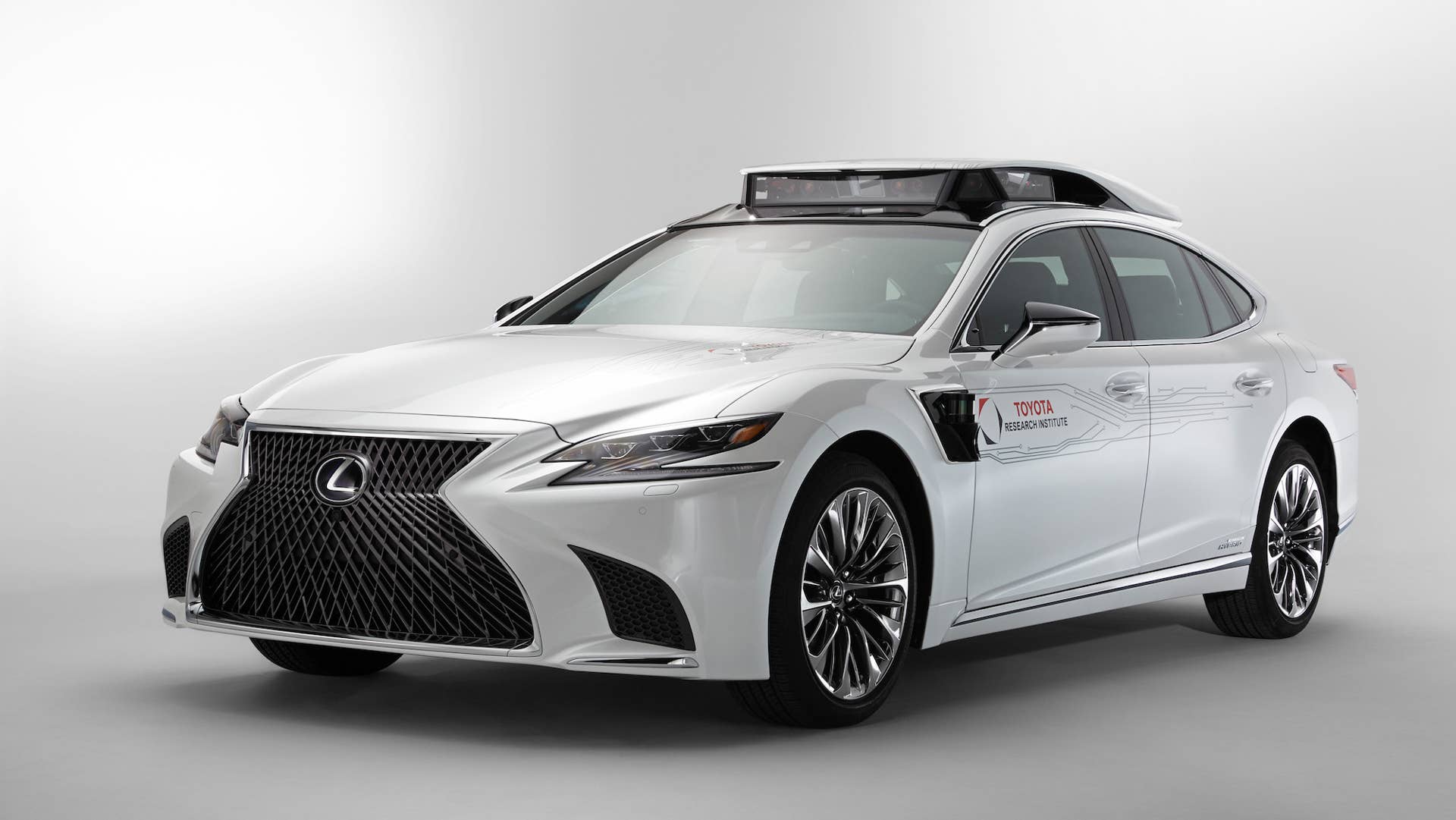 Toyota TRI-P4 Lexus LS500h / CES