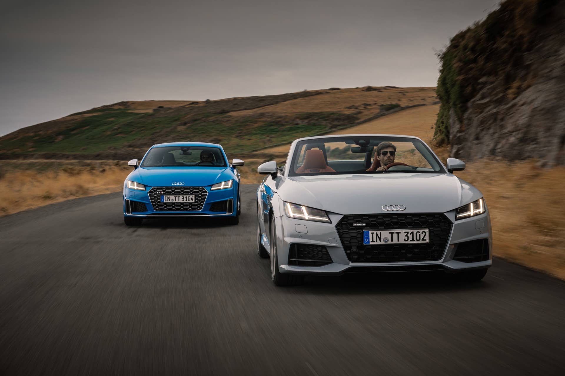 Dynamic photo, Colour: Arrow gray and Turbo blue