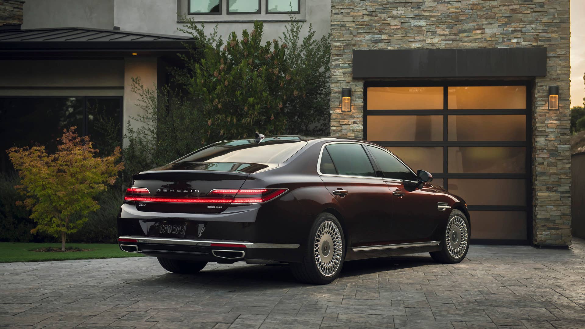 Genesis G90 Photo: James Lipman