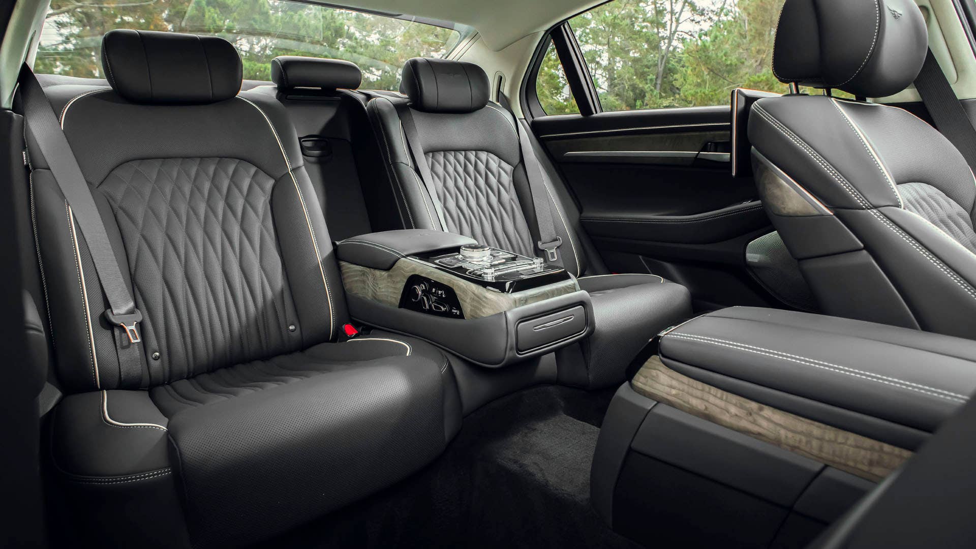 Genesis G90 Photo: James Lipman