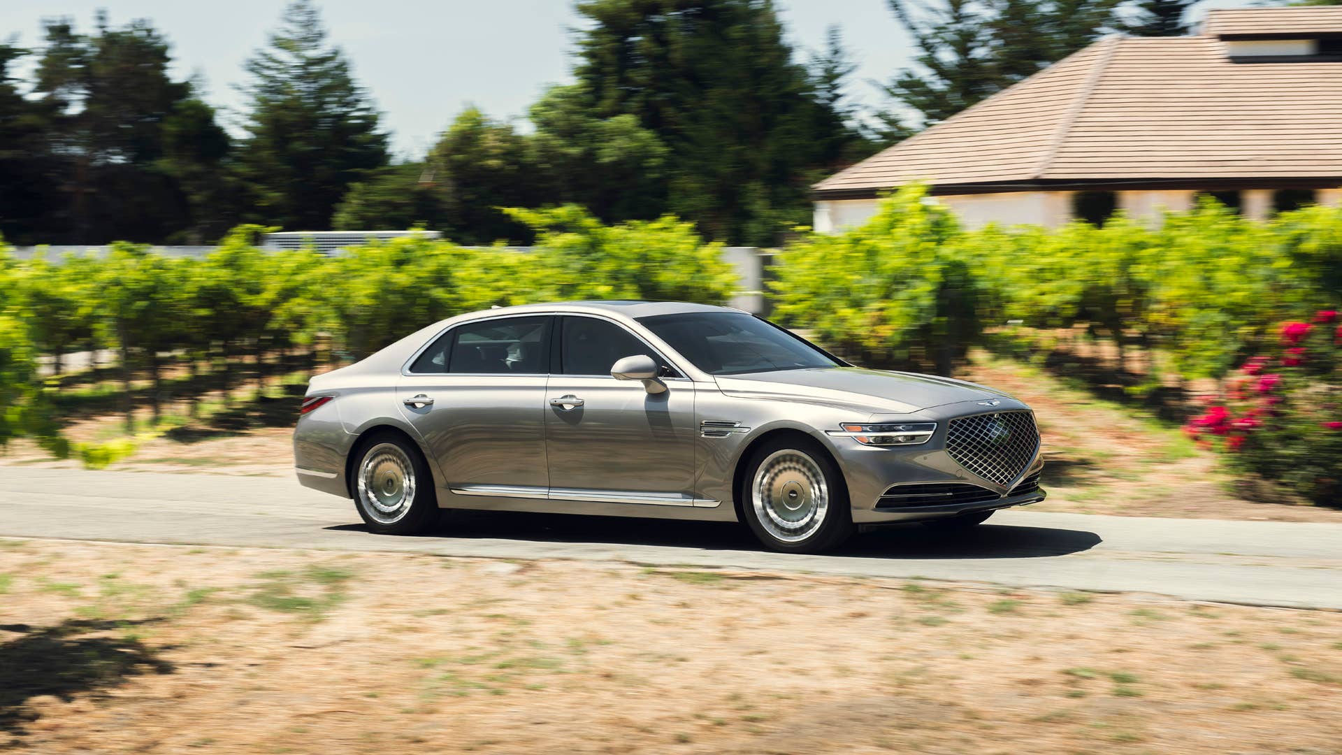 Genesis G90 Photo: James Lipman