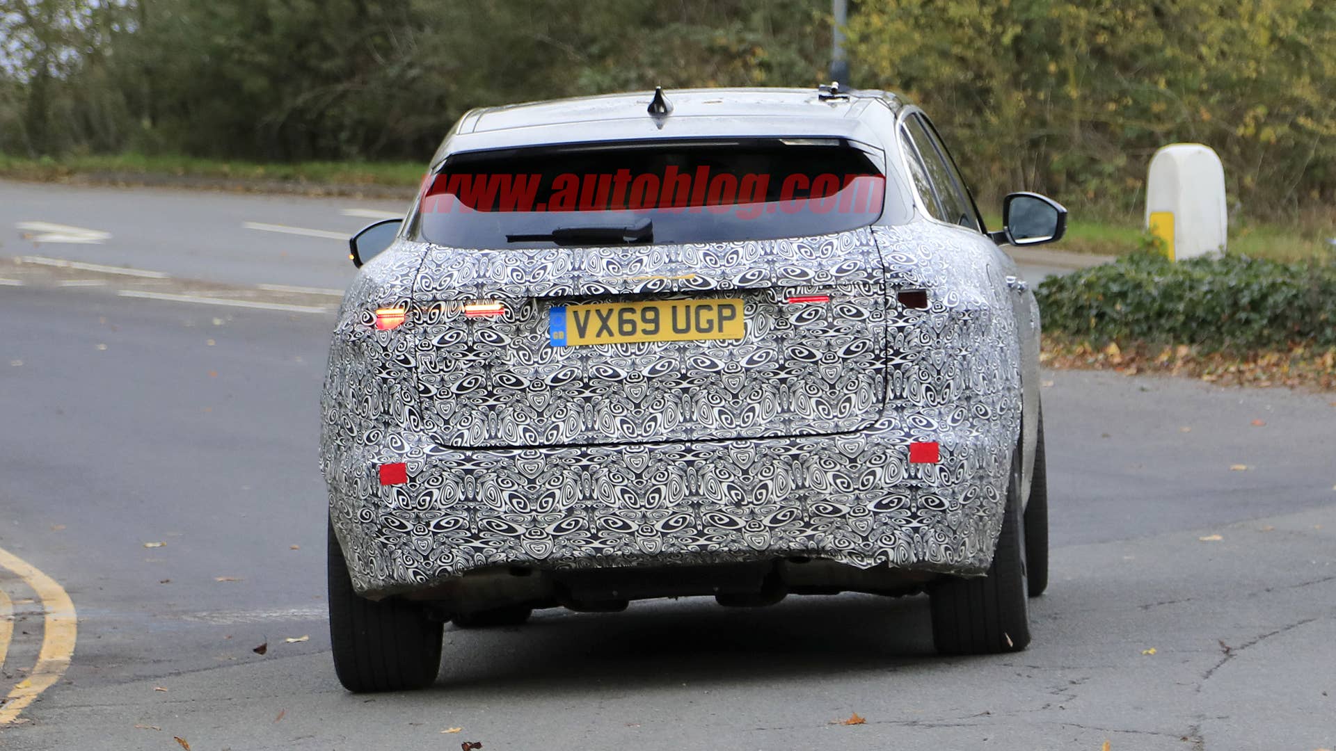 Spy-Shots of Cars This image has been optimized for a calibrated screen with a Gamma of 2.2 and a colour temperature of 6500°K