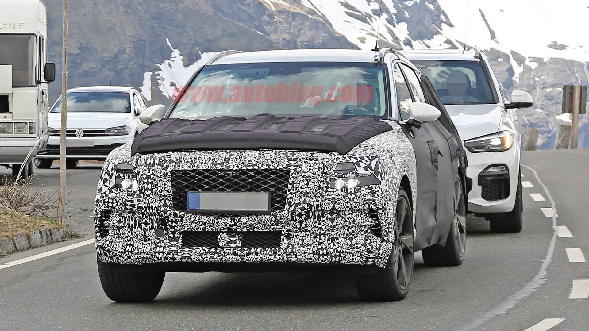 Genesis GV80 spied