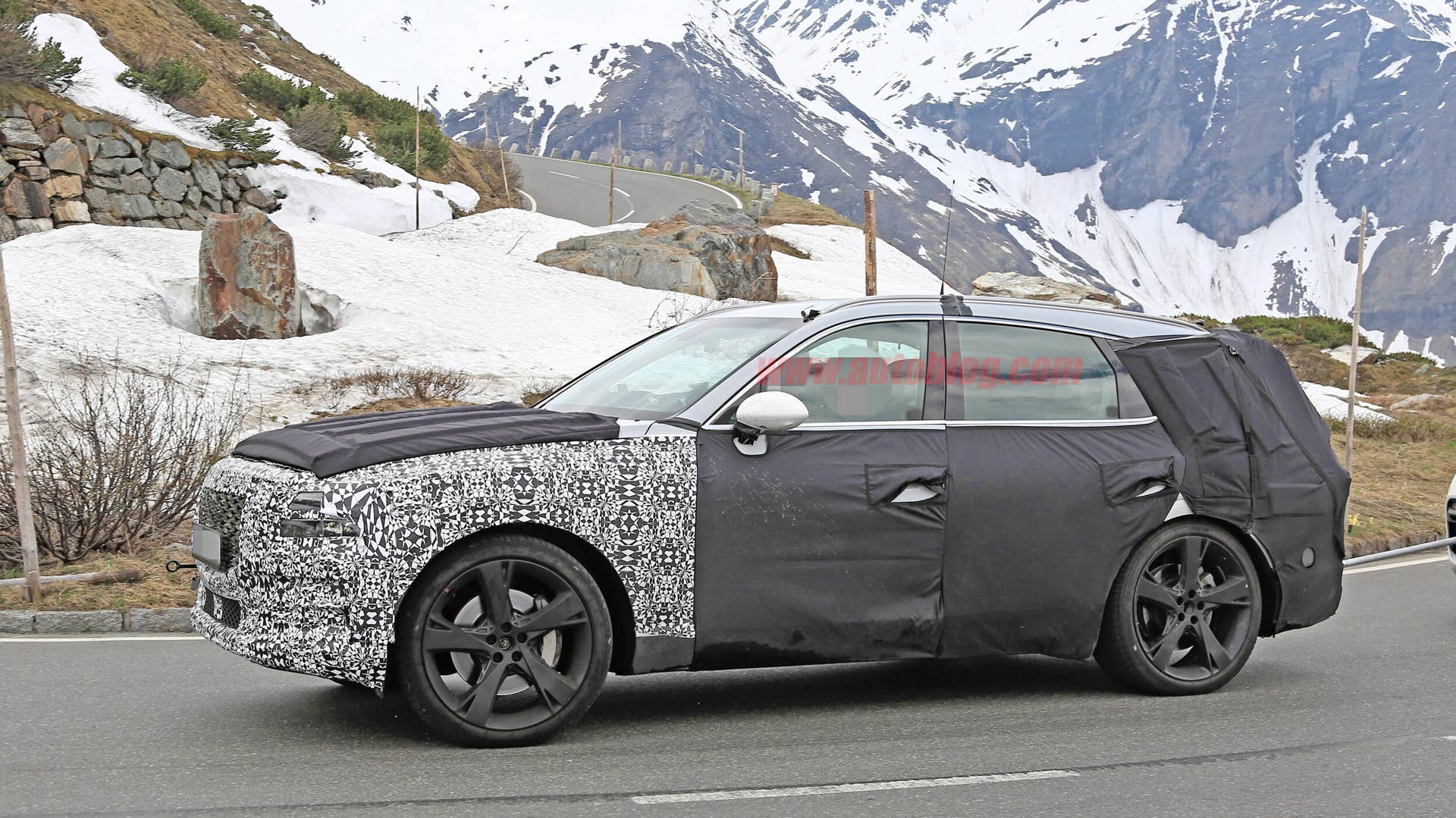 Genesis GV80 spied