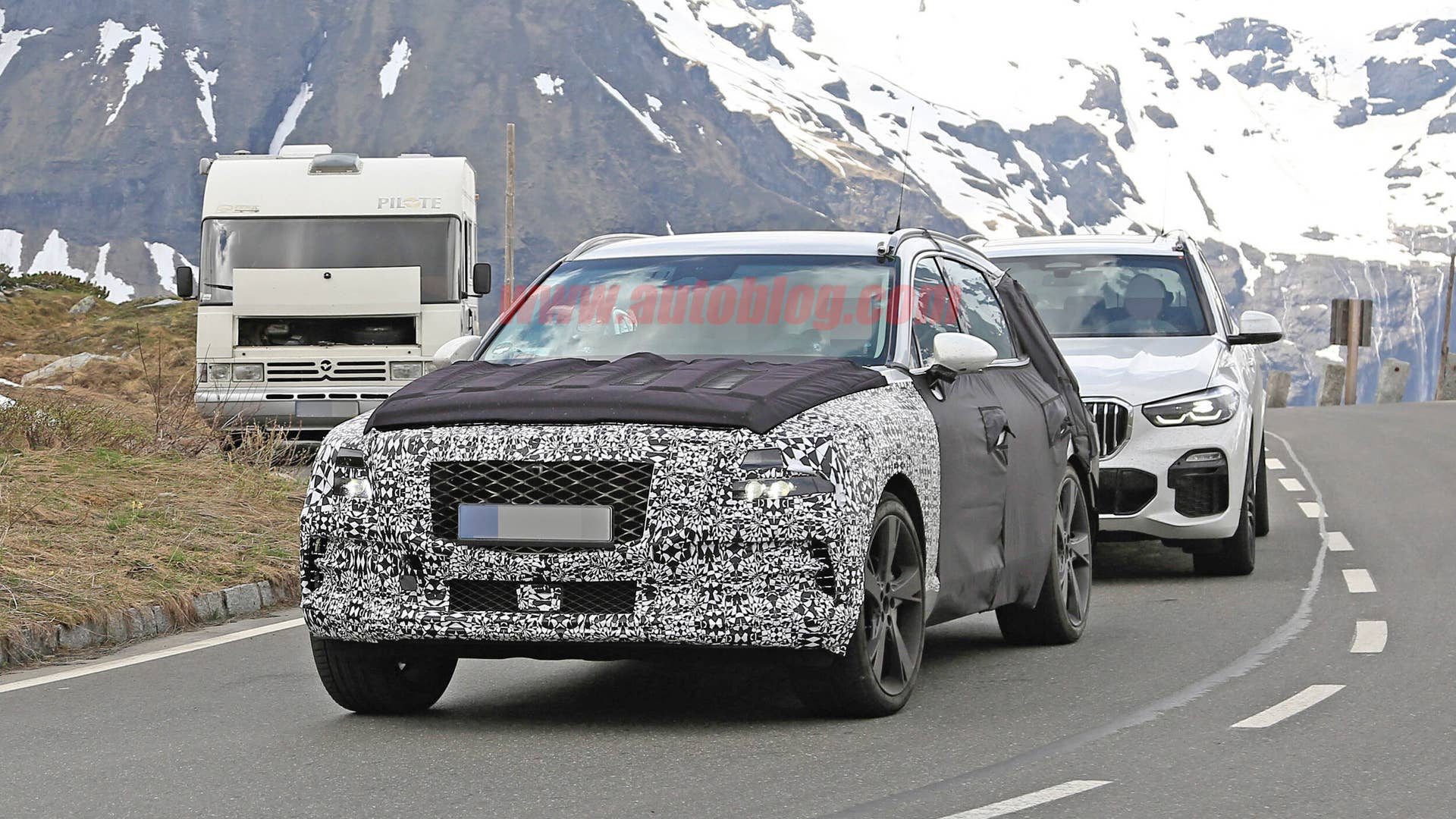 Genesis GV80 spied