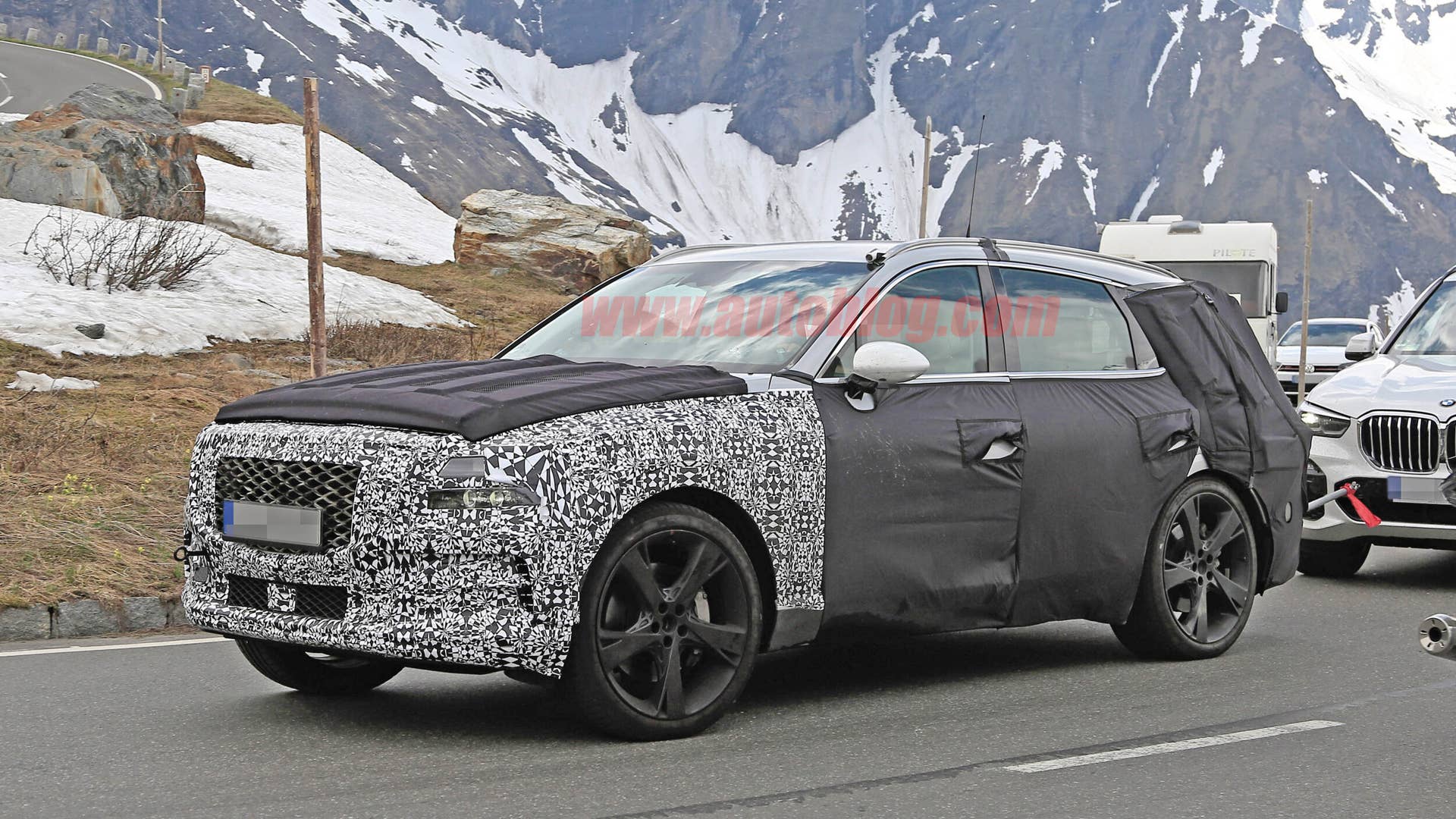 Genesis GV80 spied