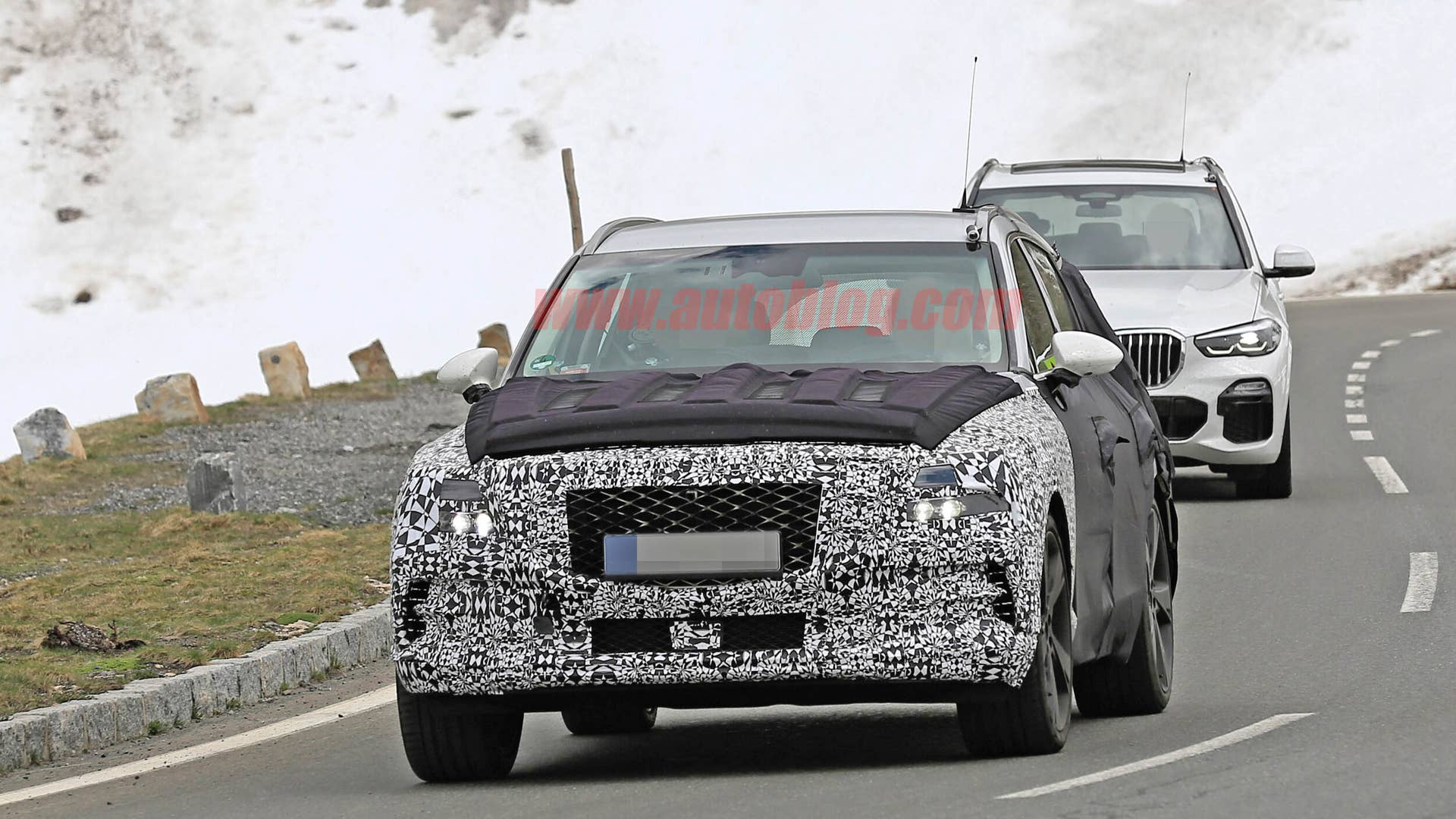 Genesis GV80 spied
