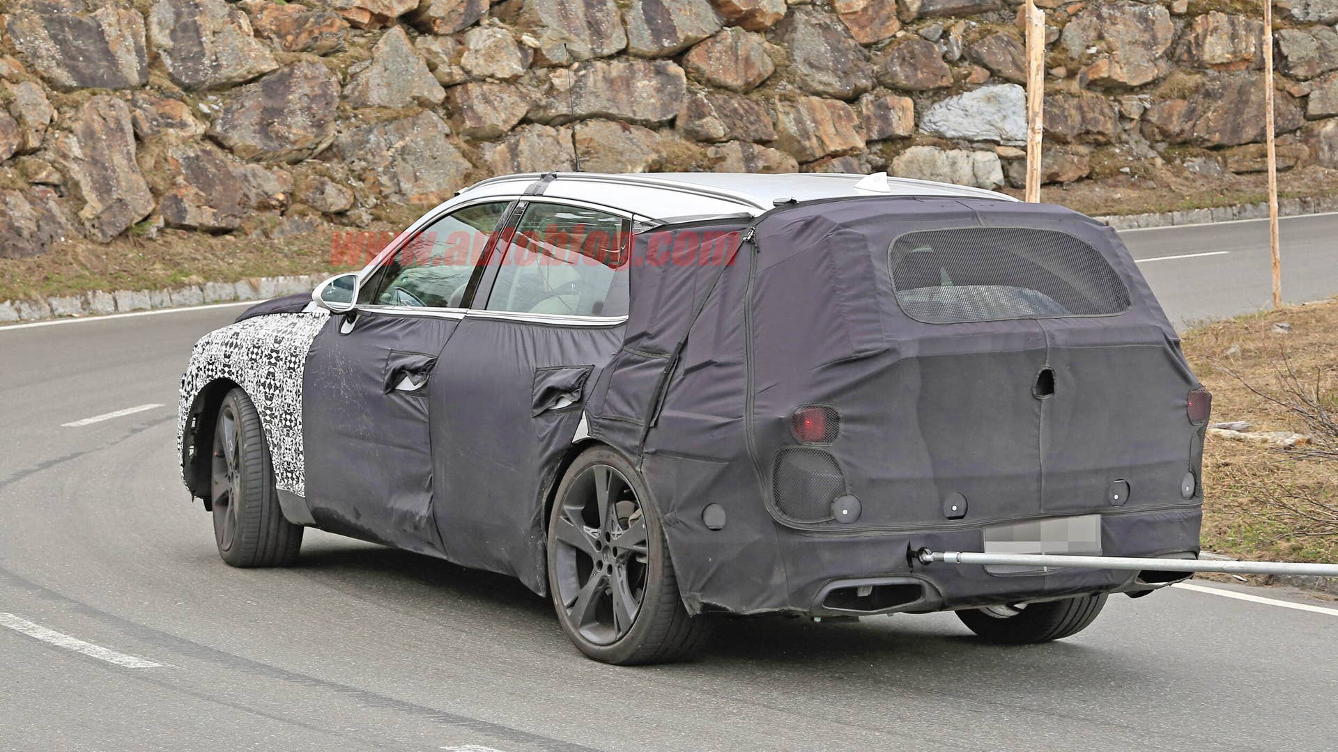 Genesis GV80 spied