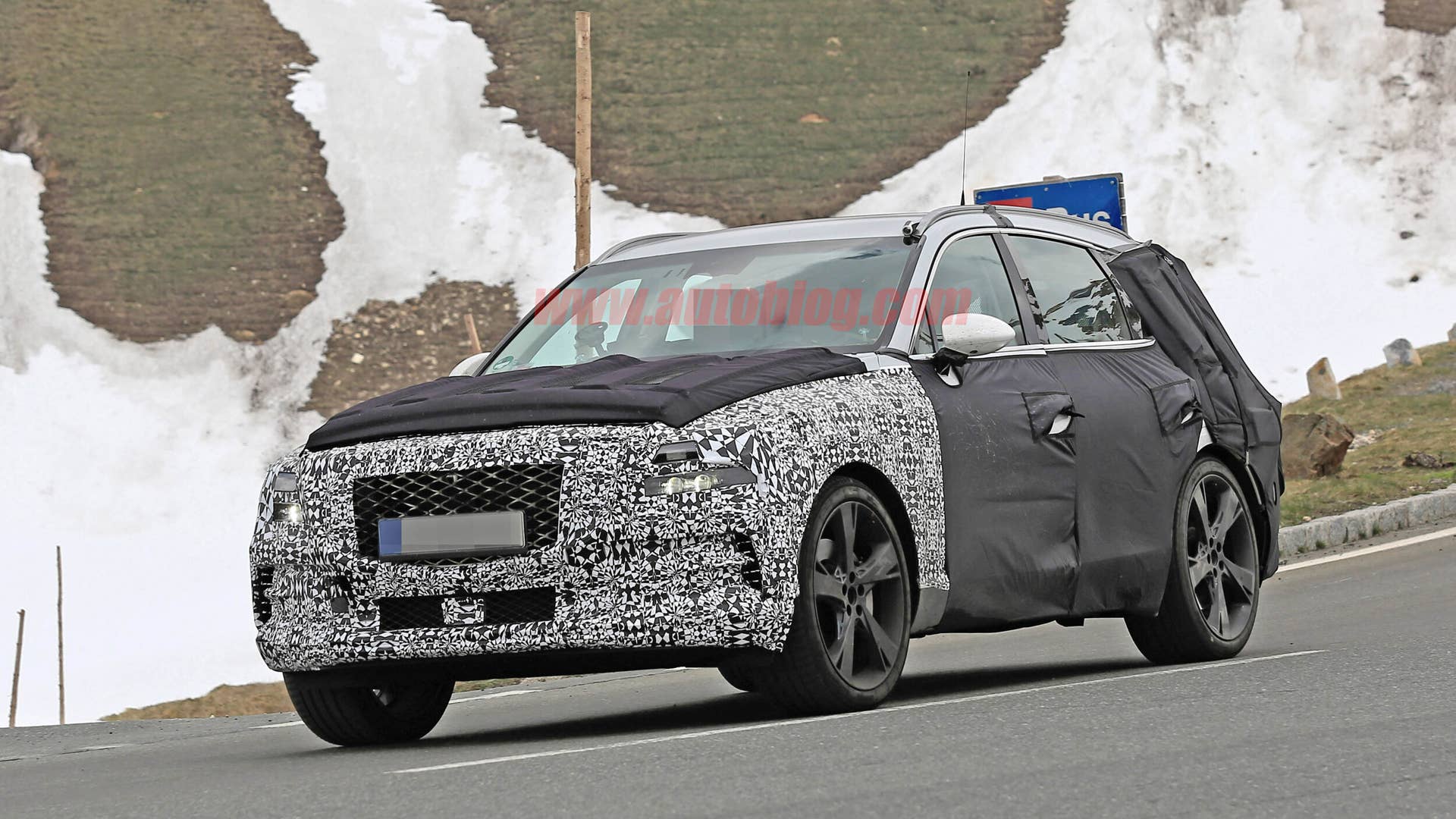 Genesis GV80 spied