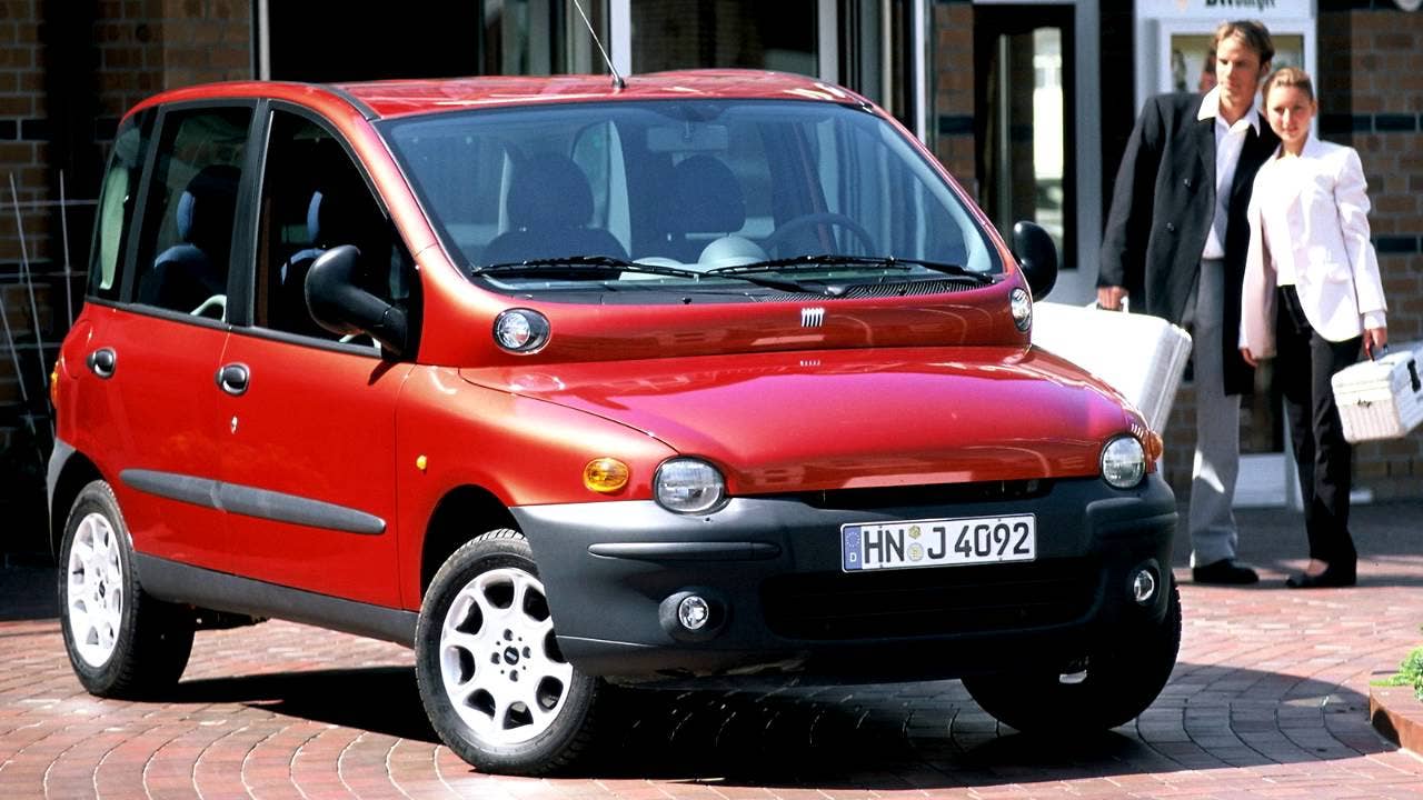 Just look at this crazy thing. The googly, separated eyes. The bulbous greenhouse that looks like it was dropped onto the bottom of the car not unlike the Popemobile. The bolt-upright tumblehome of said greenhouse. The Multipla, a six-seater mini minivan Kia Rondo-ish thing, was absolutely bizarre. It even garnered a fair amount of accolades at the time for its many ingeniously practical elements. But wowsers, just look at it.