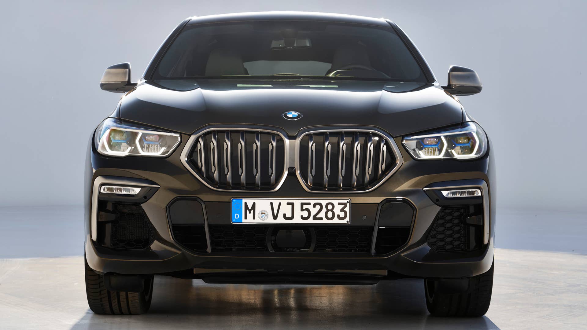 2020 BMW X6 M50i in bronze