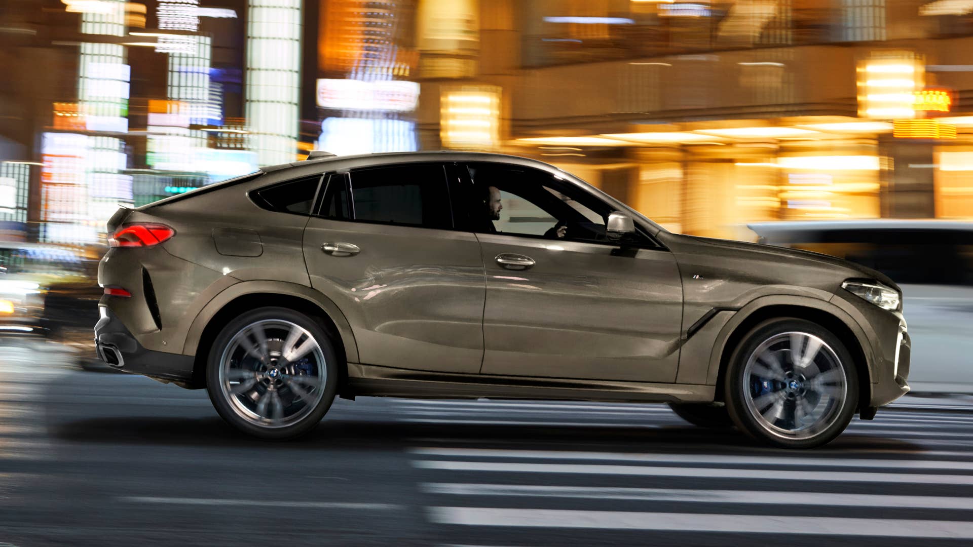 2020 BMW X6 M50i in bronze