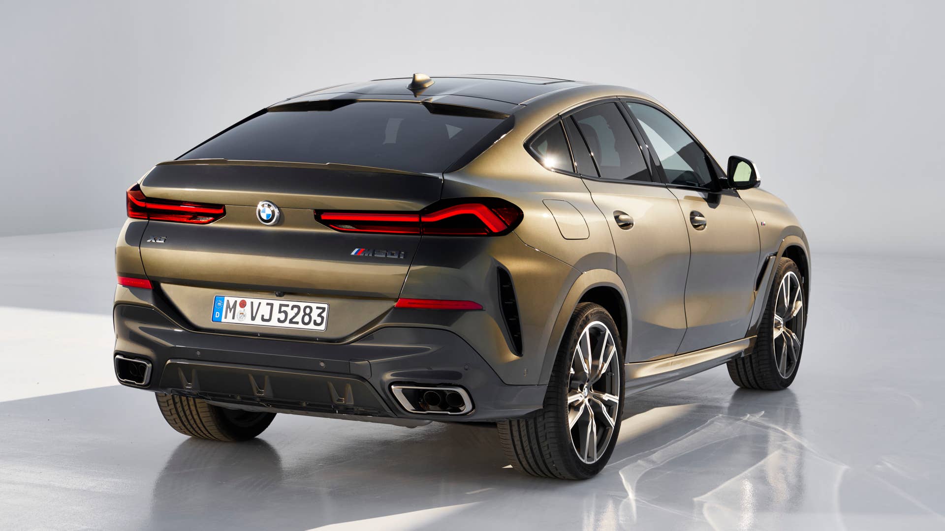 2020 BMW X6 M50i in bronze