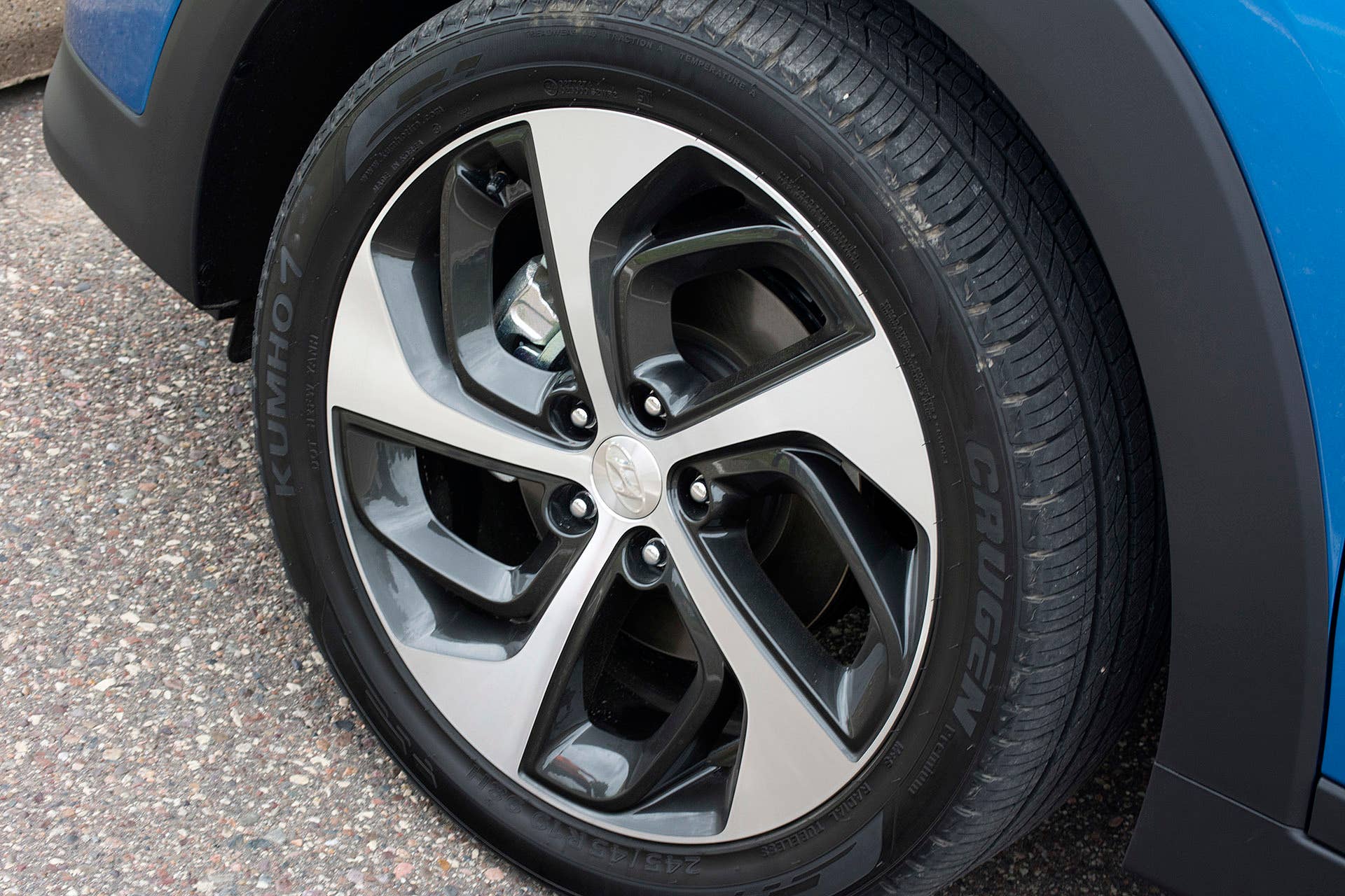 2016 Hyundai Tucson wheel