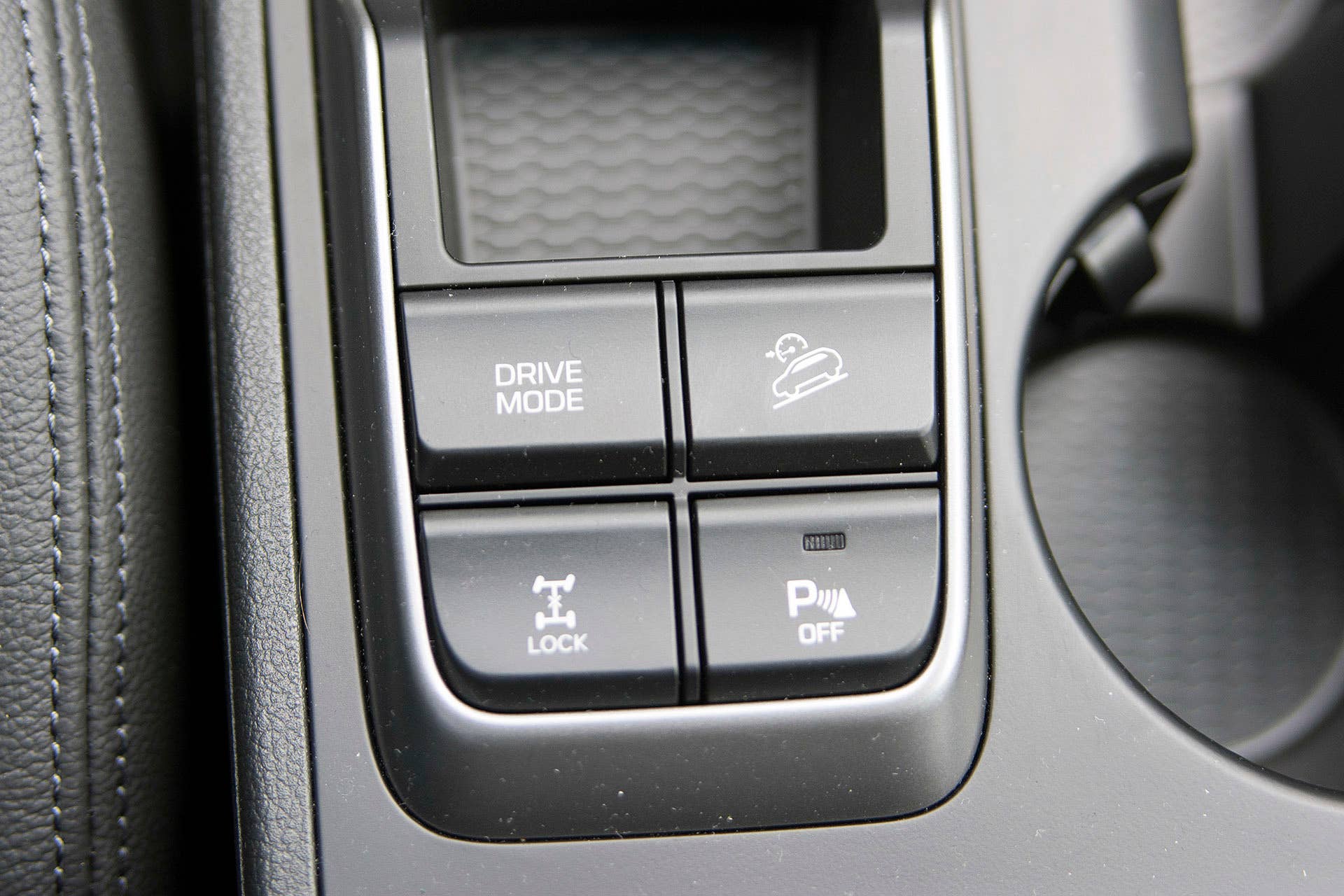 2016 Hyundai Tucson drive mode controls