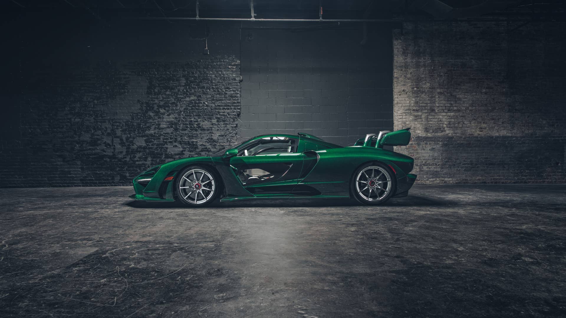 Mclaren Senna profile