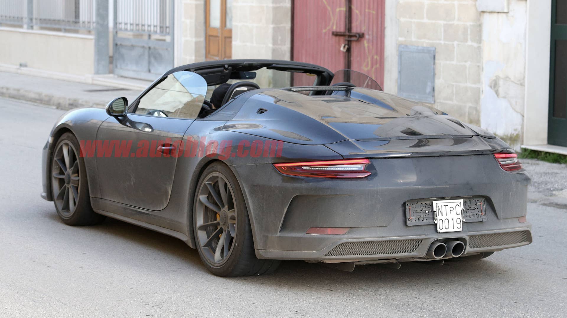 Porsche 911 Speedster spied