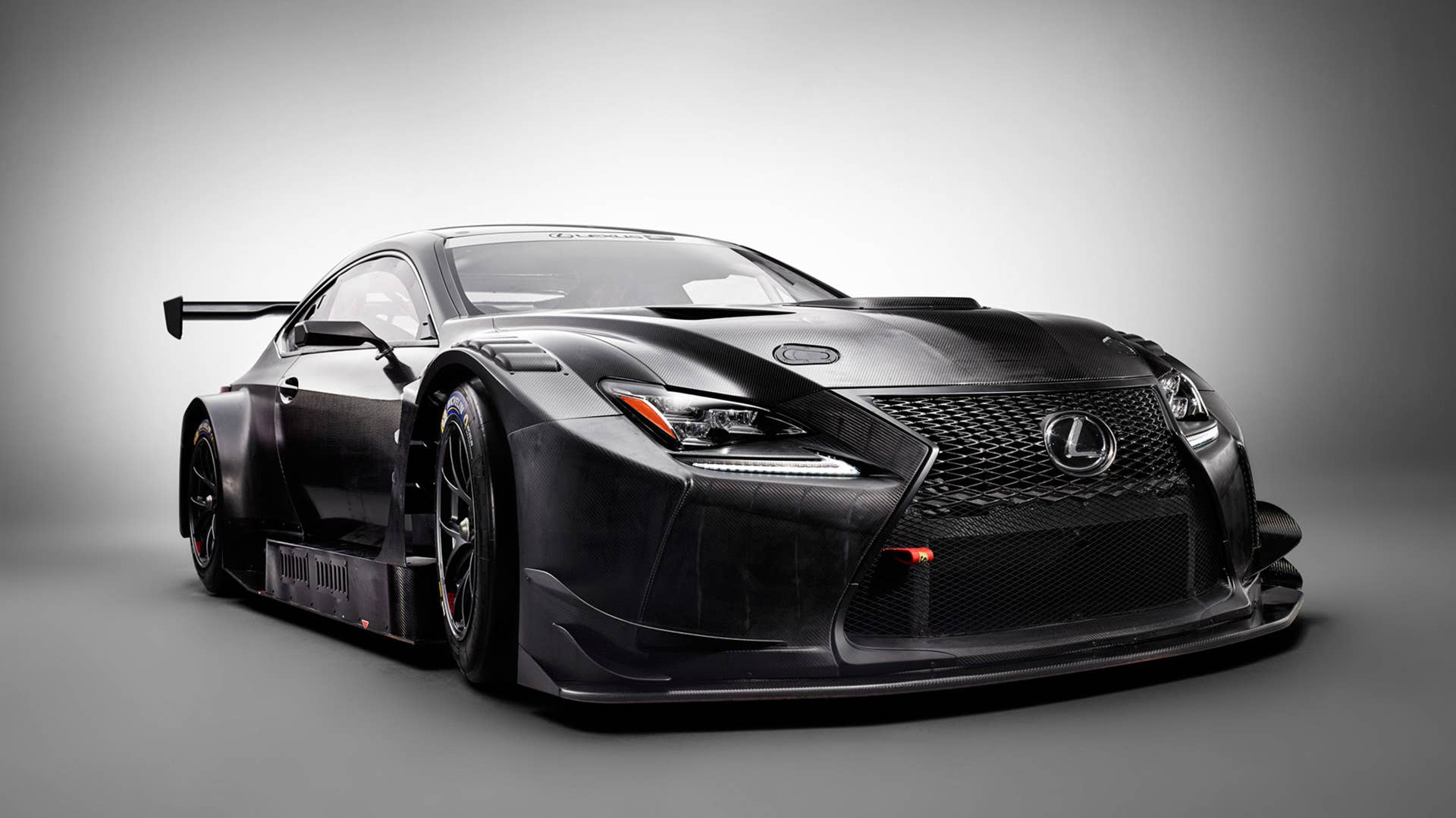 2017 Lexus GAZOO Racing RC F GT3 lead