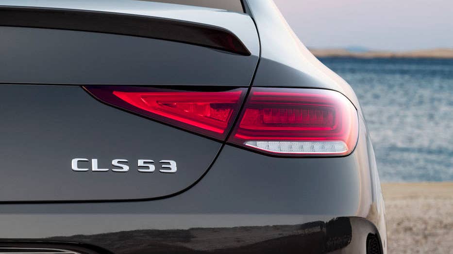 Mercedes-AMG CLS 53 4MATIC+ Exterieur: Graphitgrau // Exterior: Graphite Grey (Kraftstoffverbrauch kombiniert: 8,4 l/100 km; CO2-Emissionen kombiniert: 200 g/km) (fuel consumption combined: 8.4 l/100 km; CO2 emissions combined: 200 g/km)
