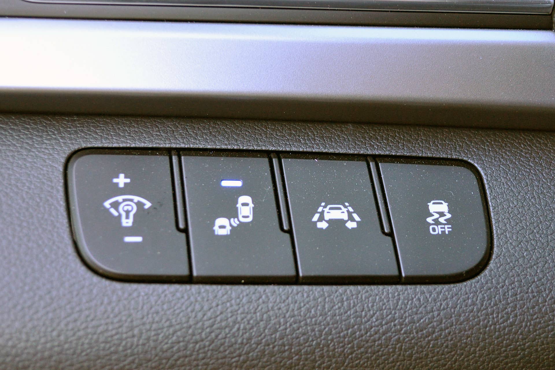 2017 Hyundai Elantra drive mode controls