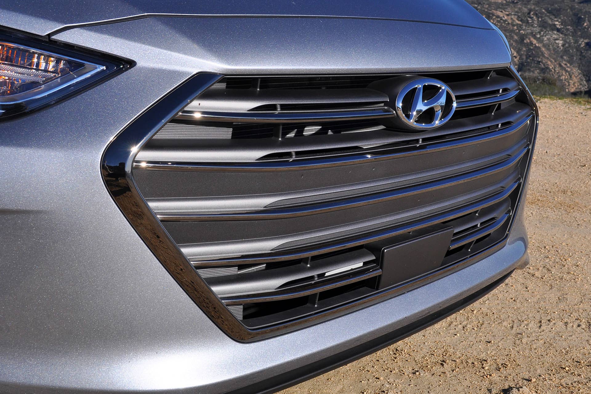2017 Hyundai Elantra grille