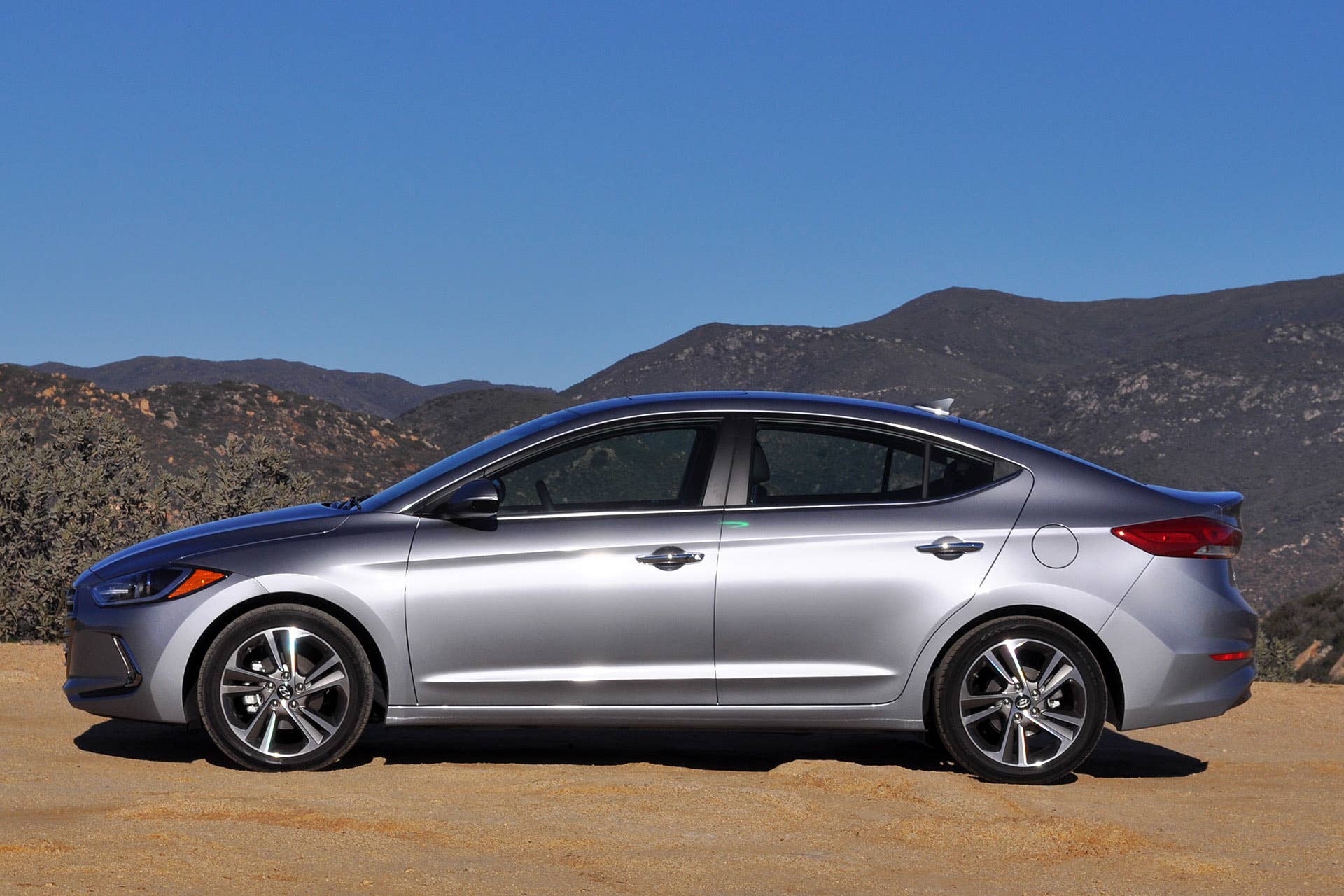 2017 Hyundai Elantra side view