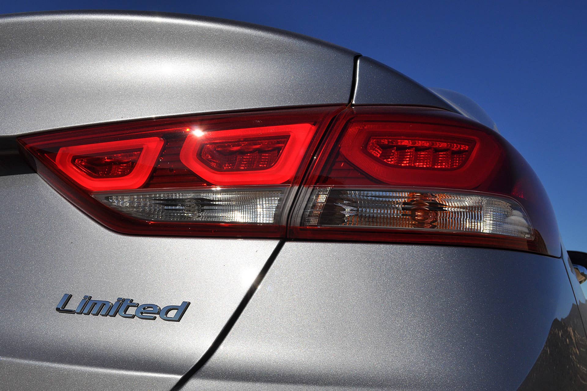2017 Hyundai Elantra taillight