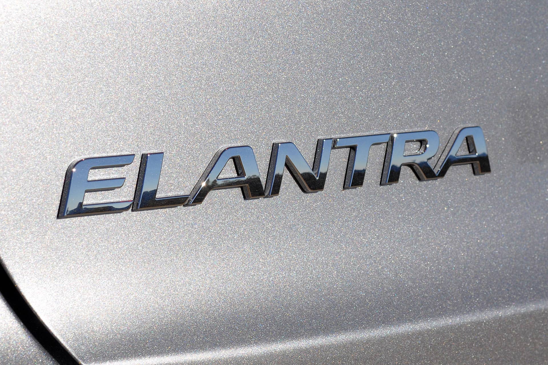 2017 Hyundai Elantra badge