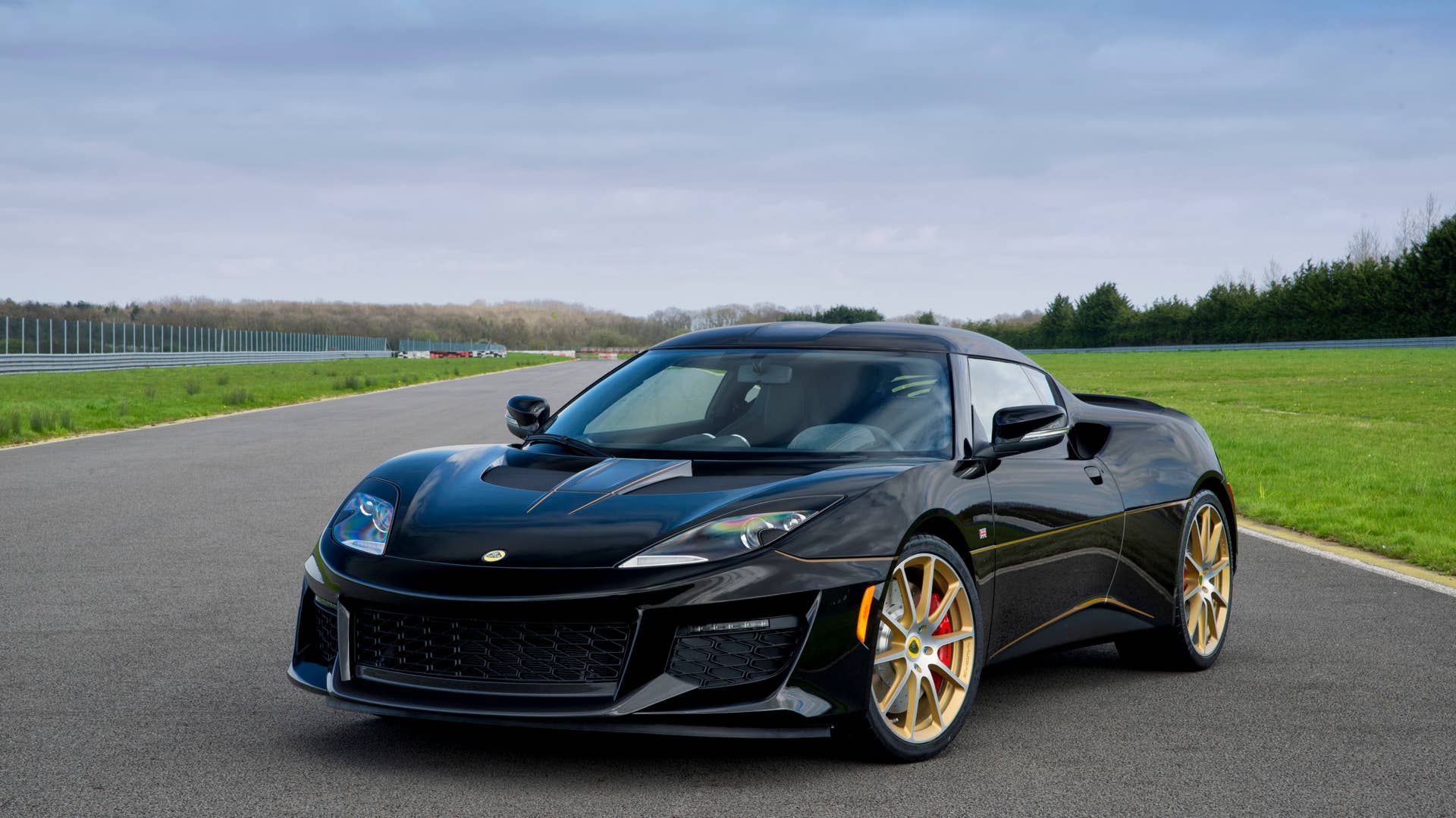 Lotus Evora Sport 410 GP Edition front 3/4