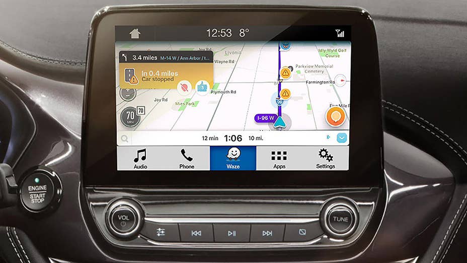 Using Waze inside your Ford vehicle is about to get easier than itâs ever been. Thanks to new integration with Ford SYNC® AppLinkâ¢, Waze users will soon be able to project real-time traffic and navigation information onto Fordâs SYNC 3 touch screen and access the services by voice commands.