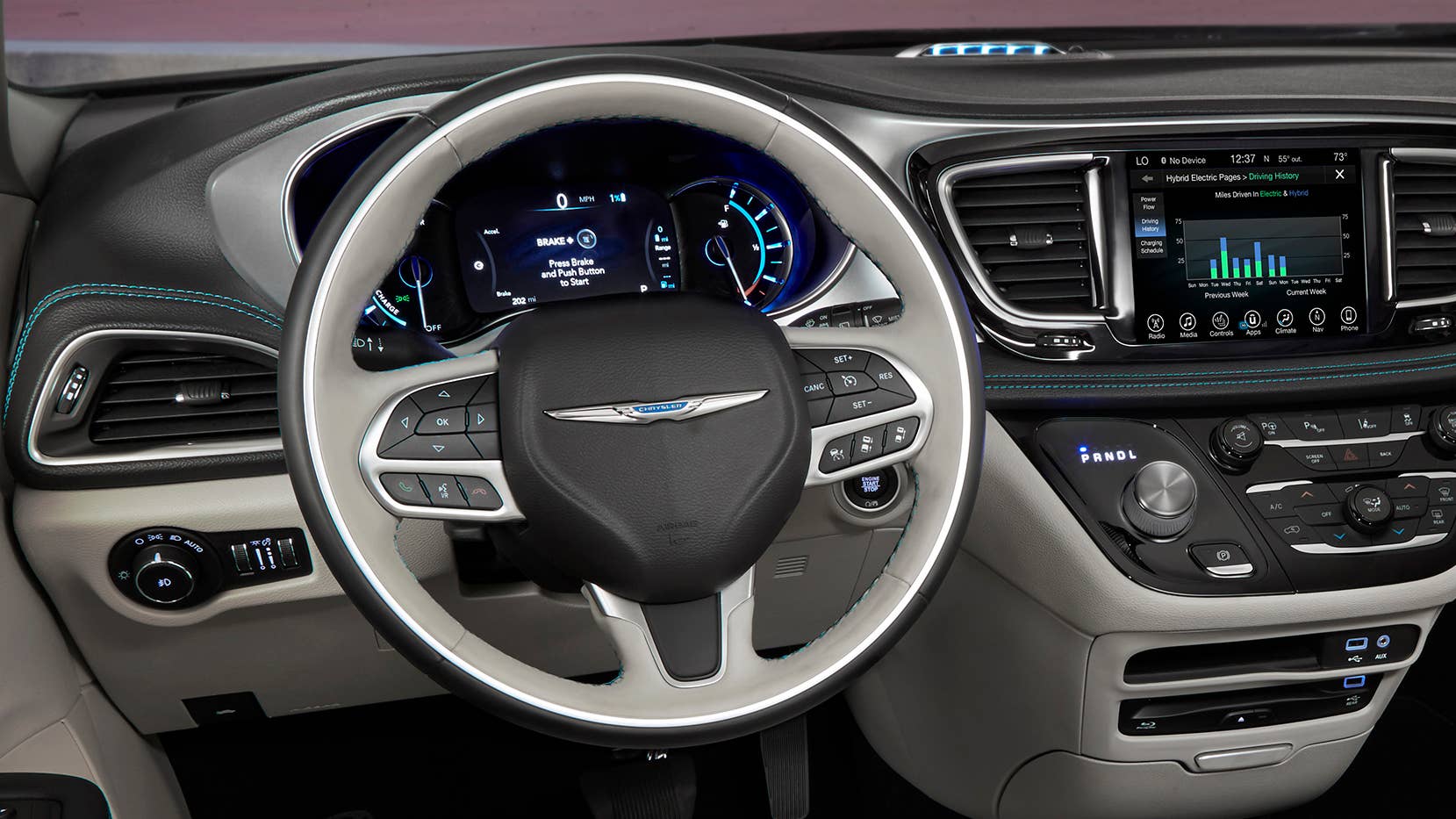 2018 Chrysler Pacifica Hybrid "Luxury" steering wheel