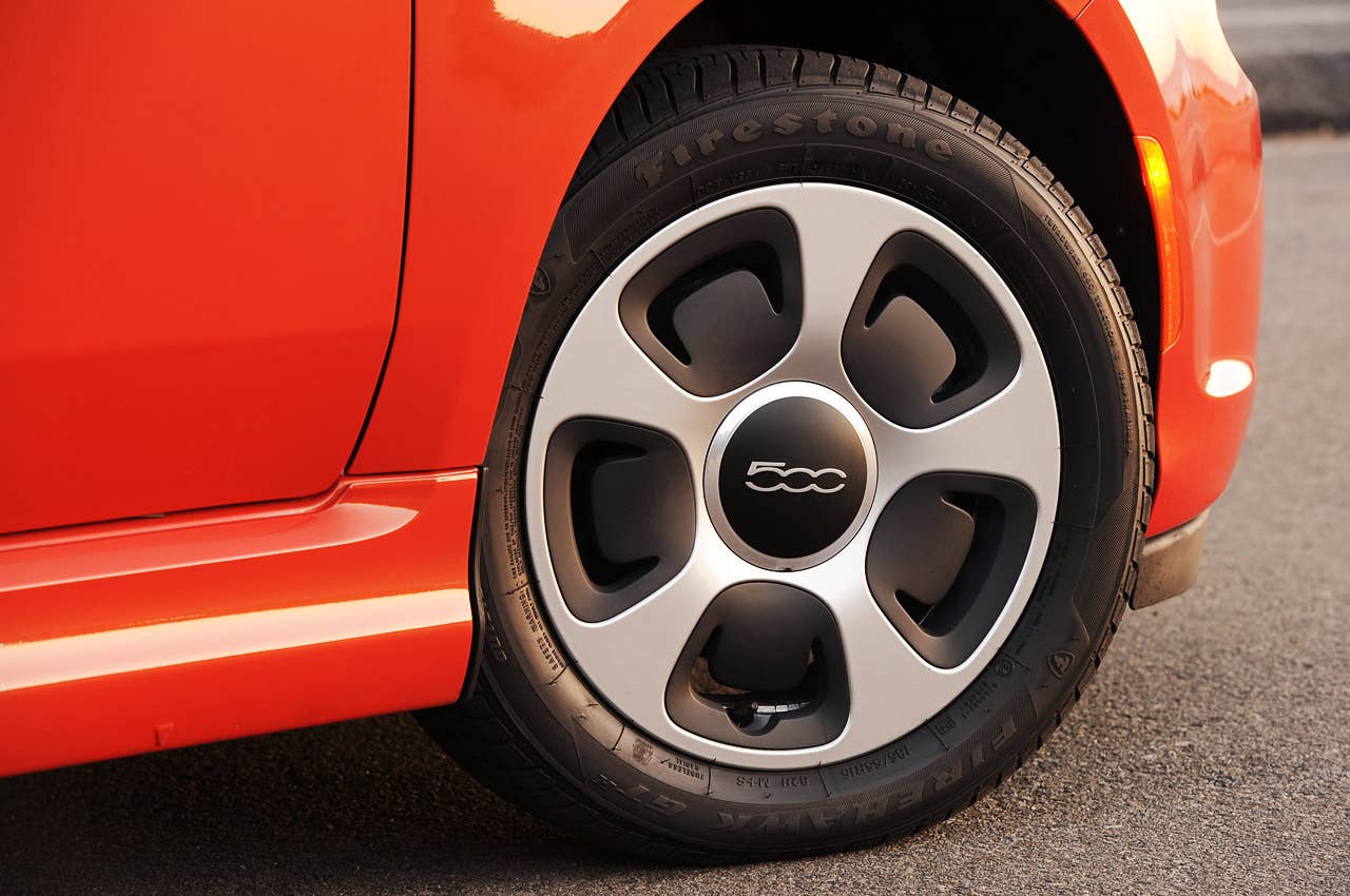 2014 Fiat 500e wheel