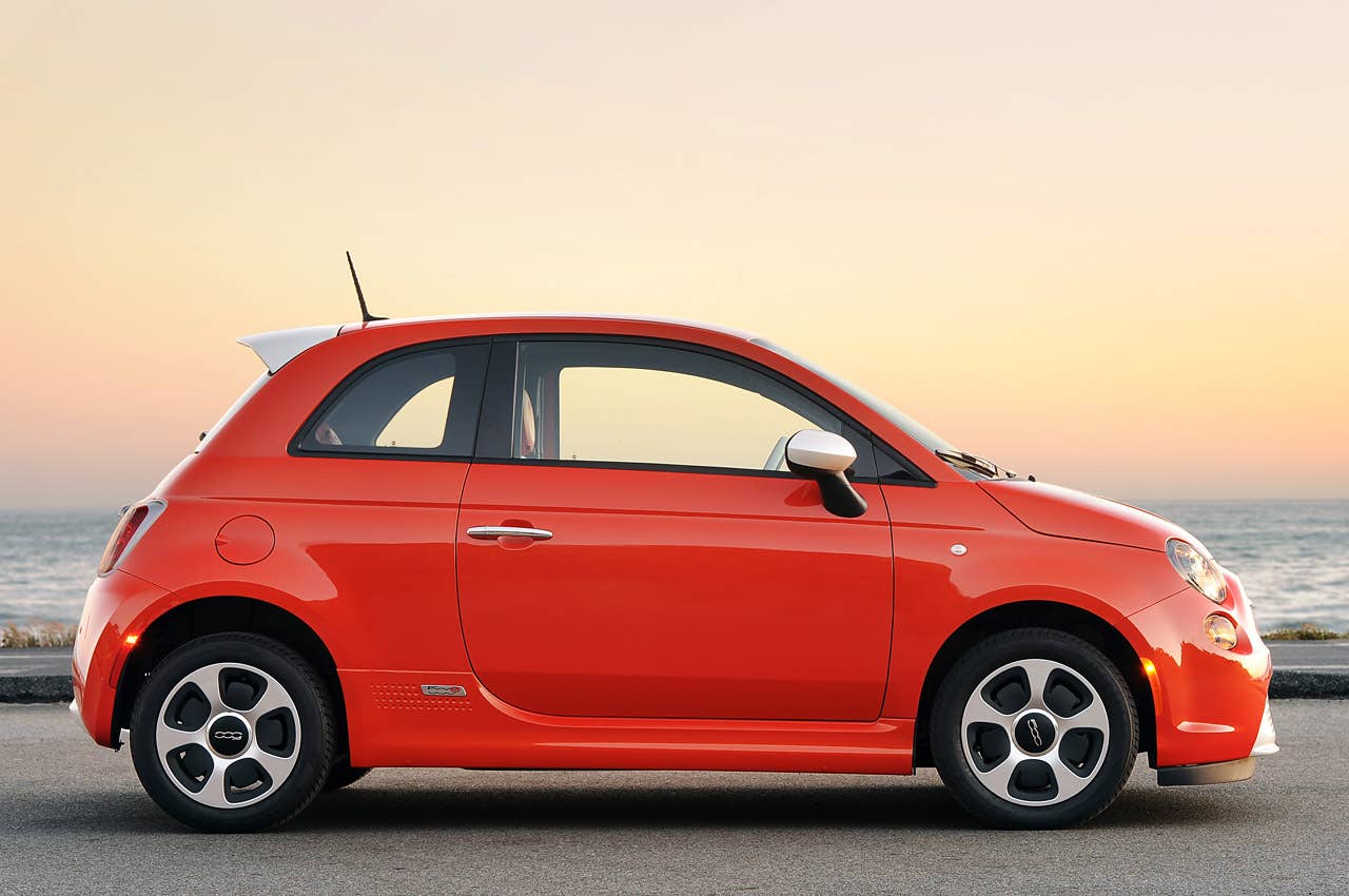 2014 Fiat 500e side view