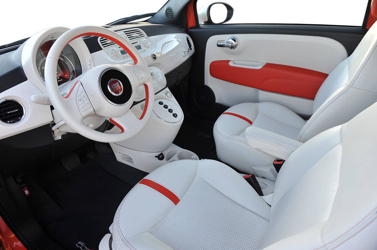 2014 Fiat 500e interior