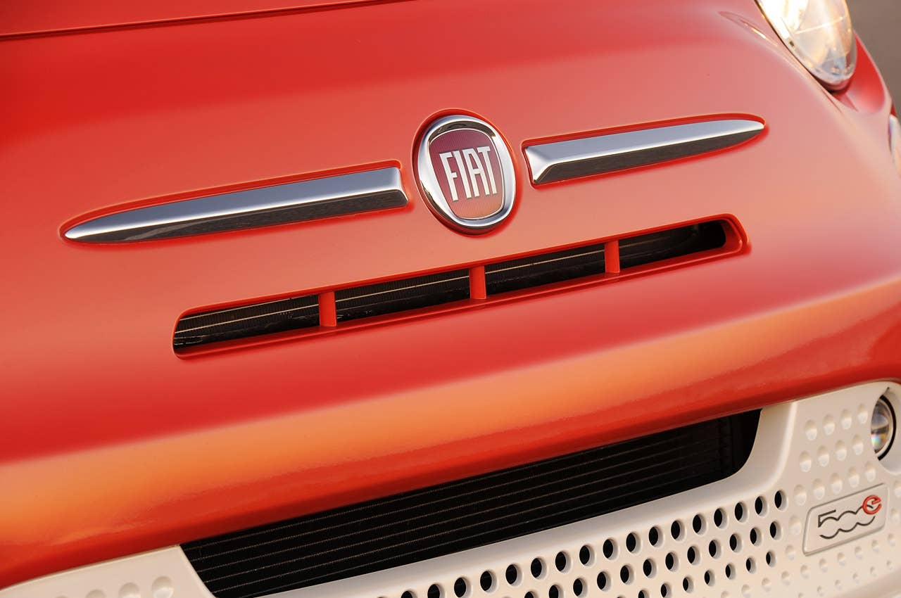 2014 Fiat 500e grille