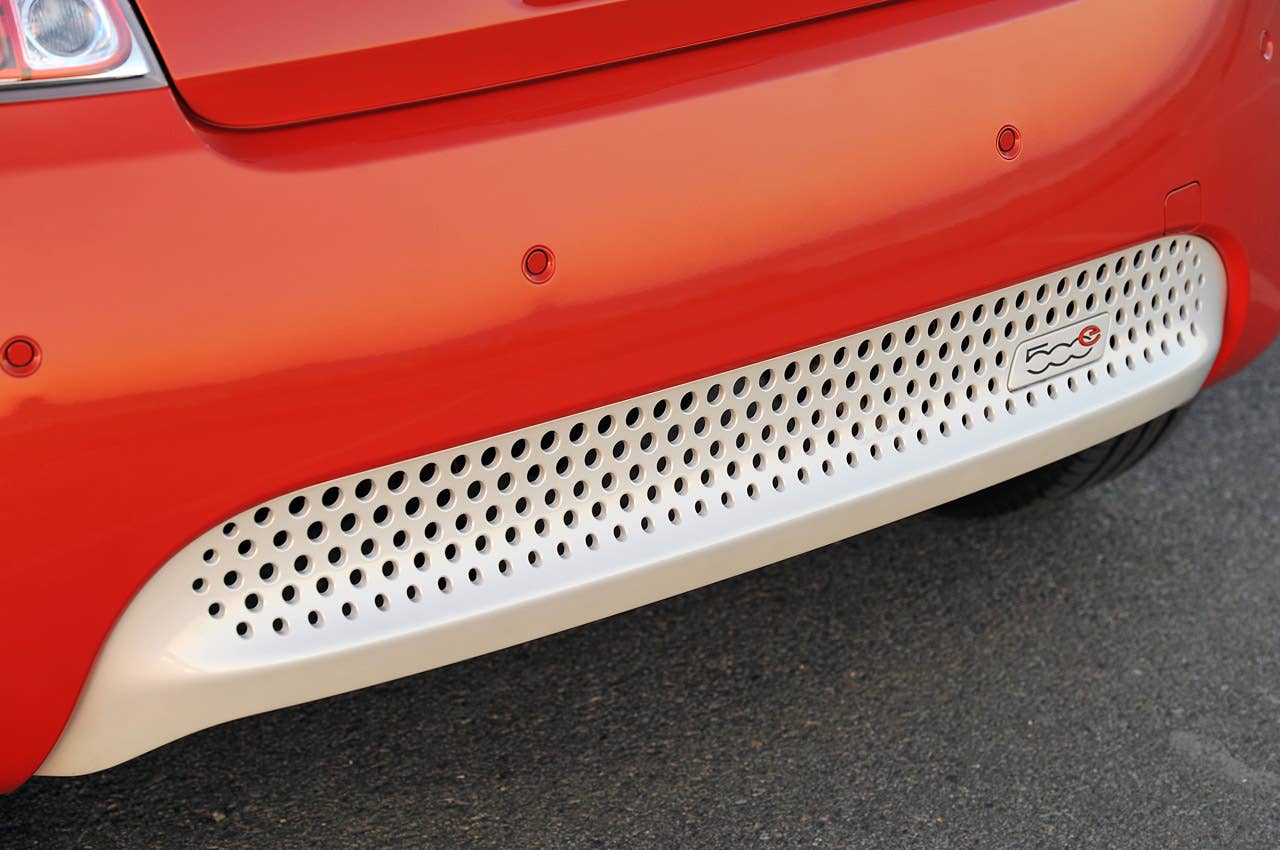 2014 Fiat 500e rear bumper