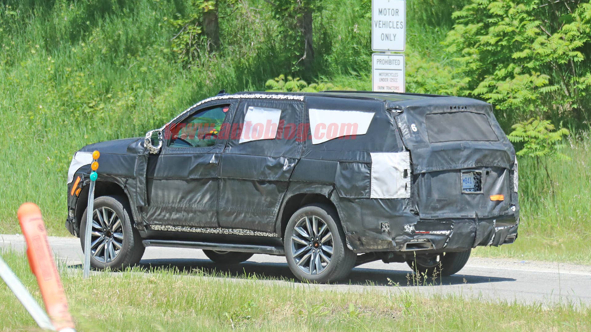 Cadillac Escalade spy photos