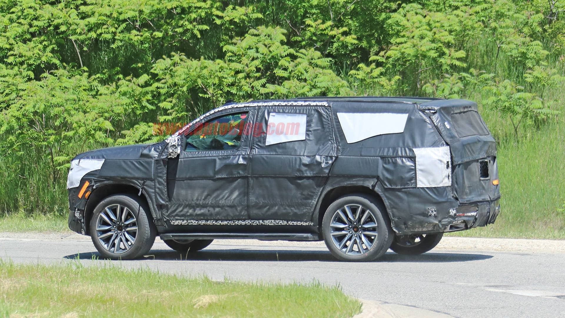 Cadillac Escalade spy photos