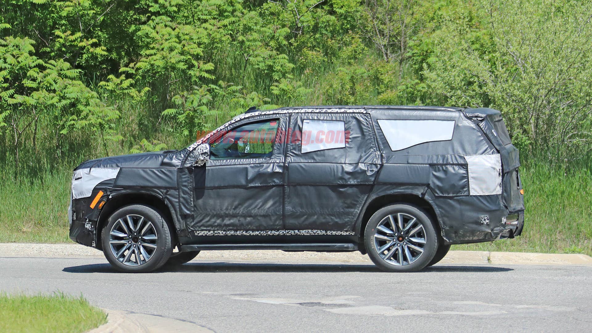 Cadillac Escalade spy photos