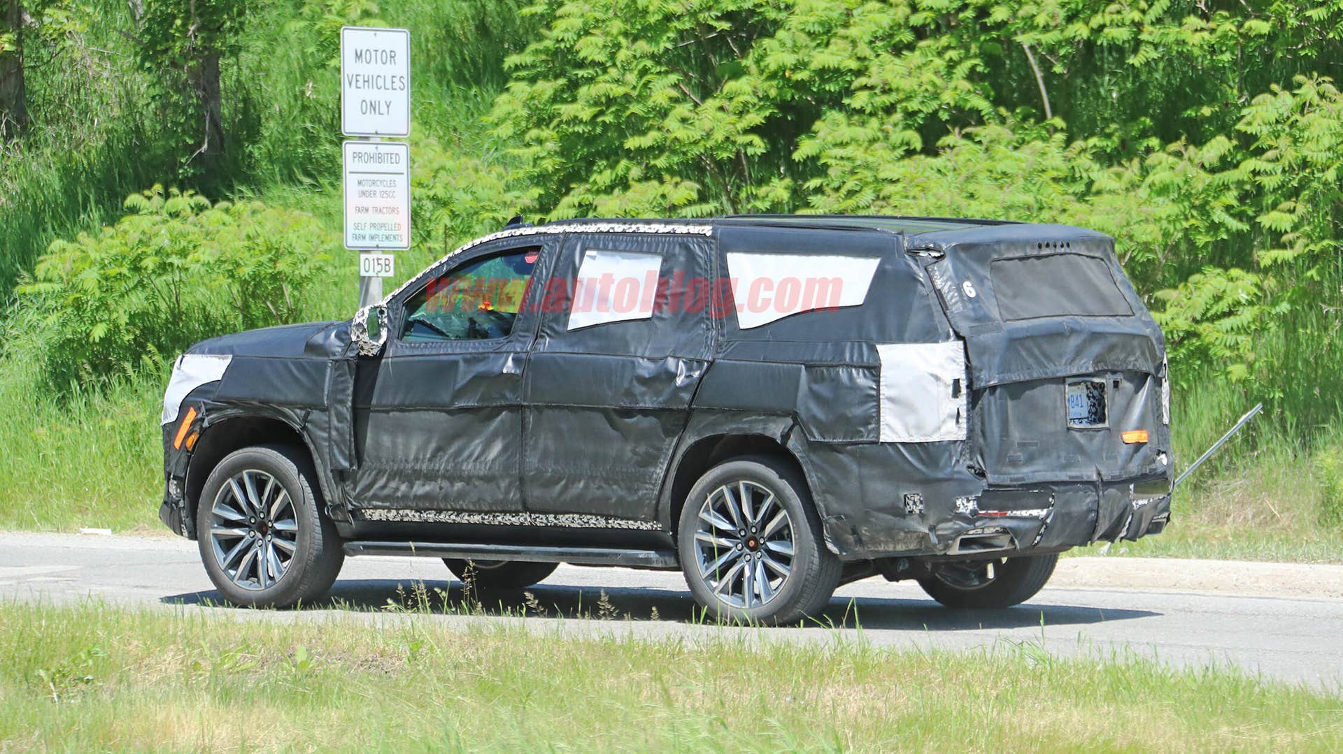 Cadillac Escalade spy photos