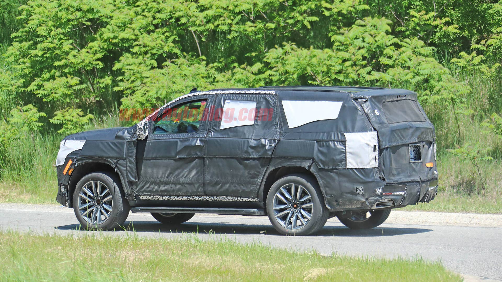 Cadillac Escalade spy photos
