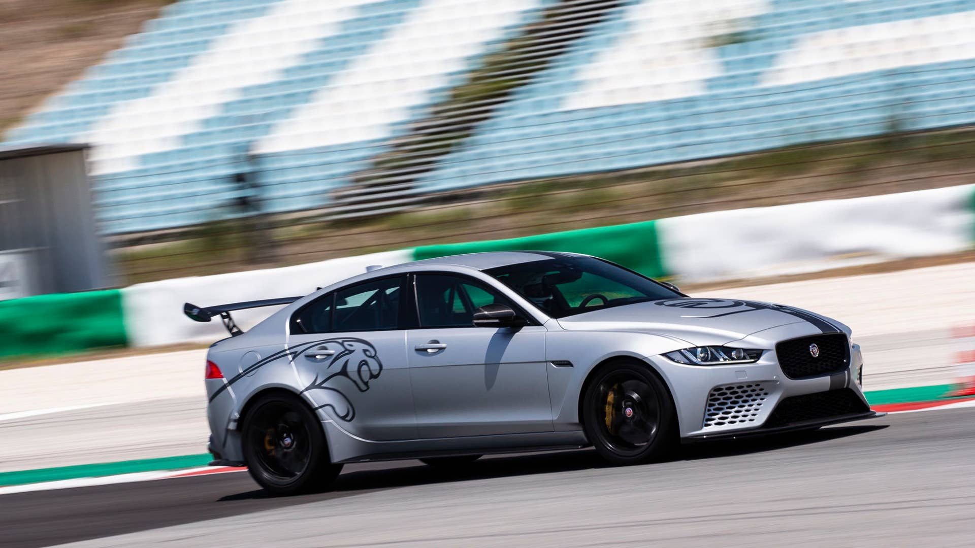 2019 Jaguar XE SV Project 8