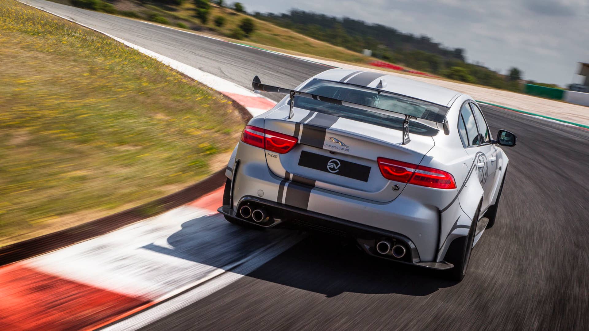 2019 Jaguar XE SV Project 8