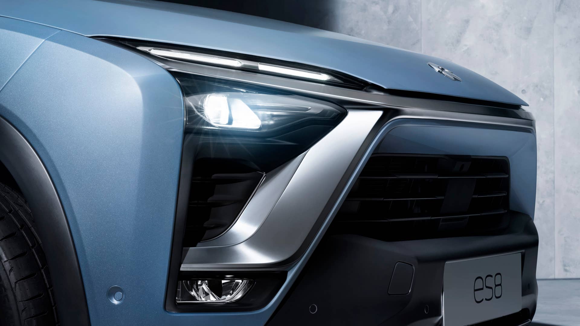 NIO ES8