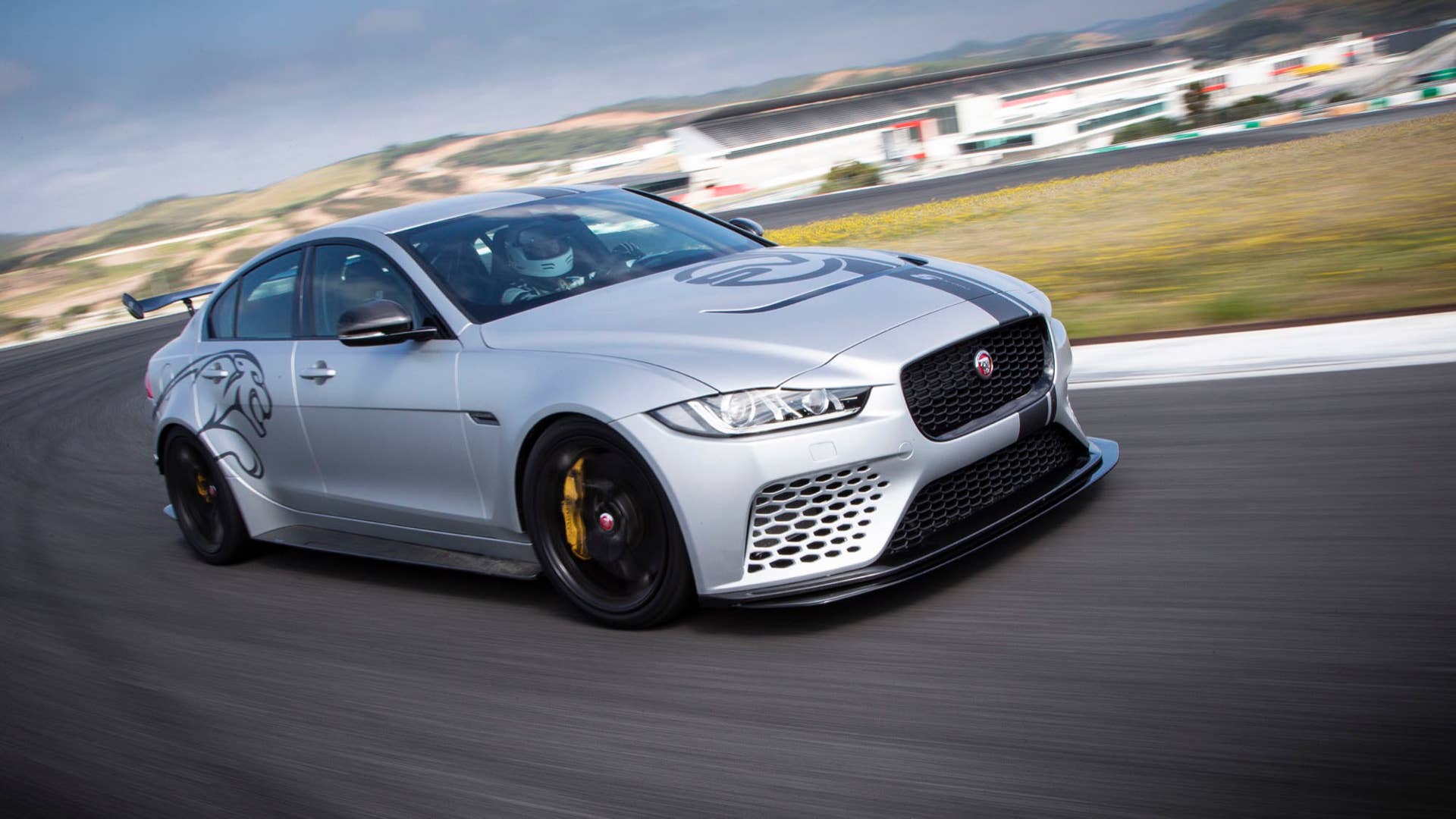 2019 Jaguar XE SV Project 8