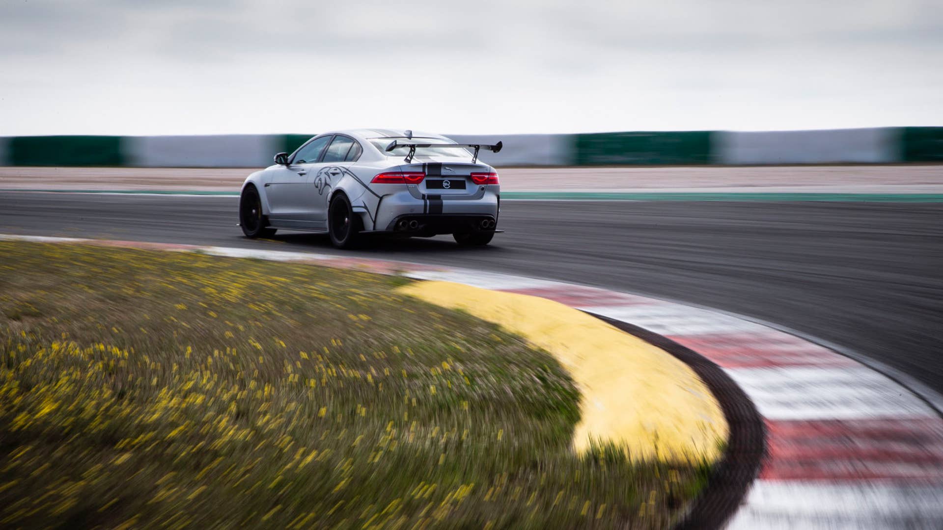2019 Jaguar XE SV Project 8