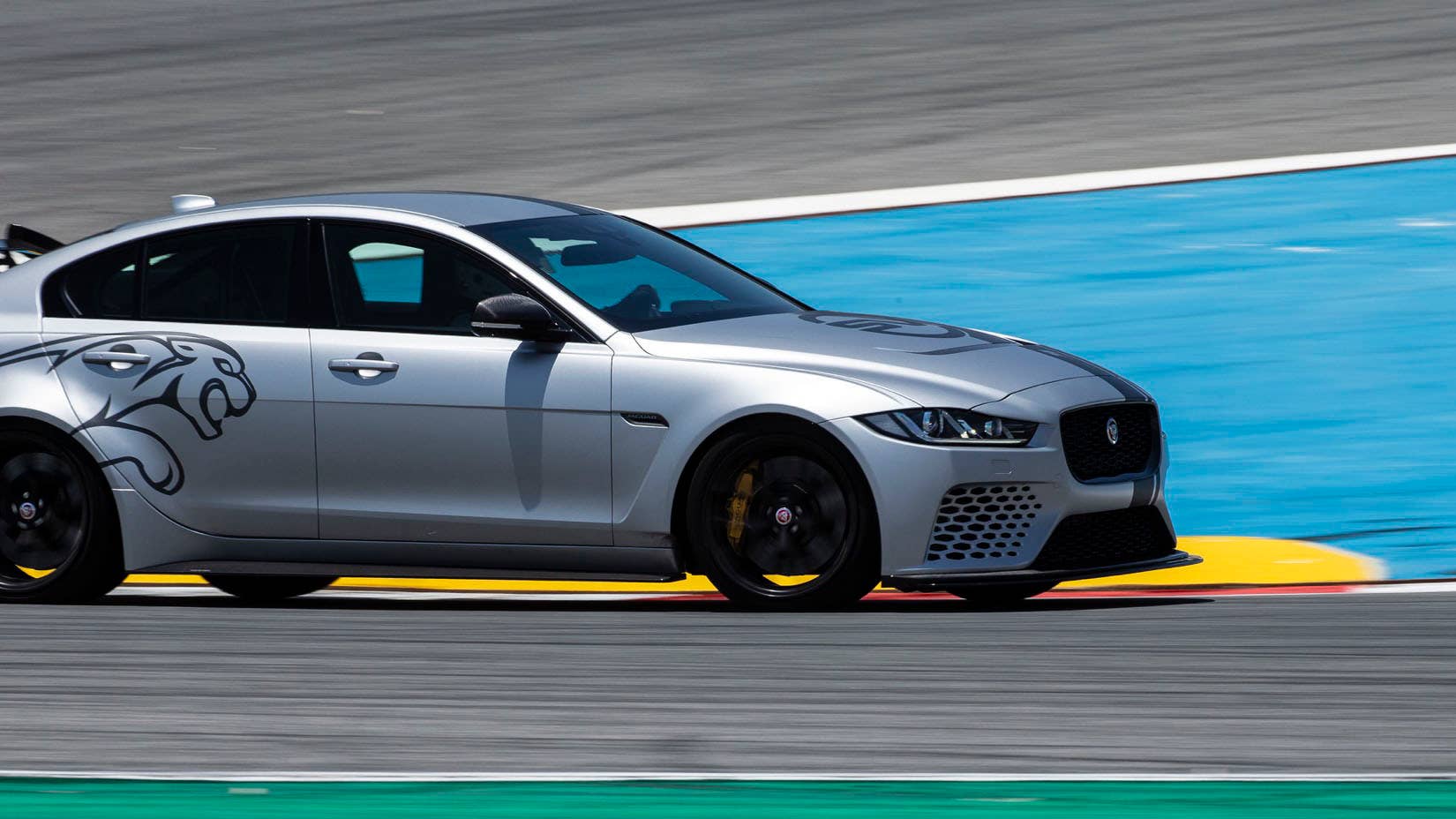 2019 Jaguar XE SV Project 8