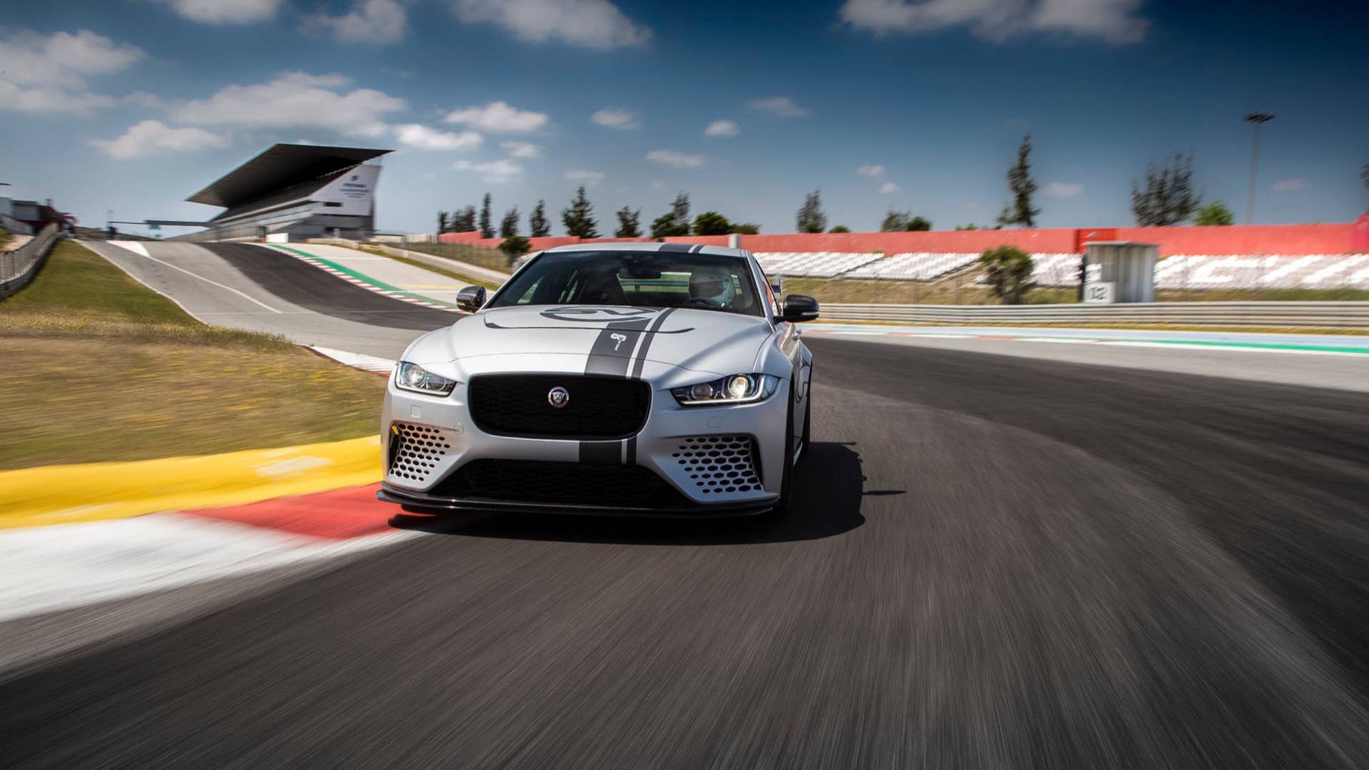 2019 Jaguar XE SV Project 8
